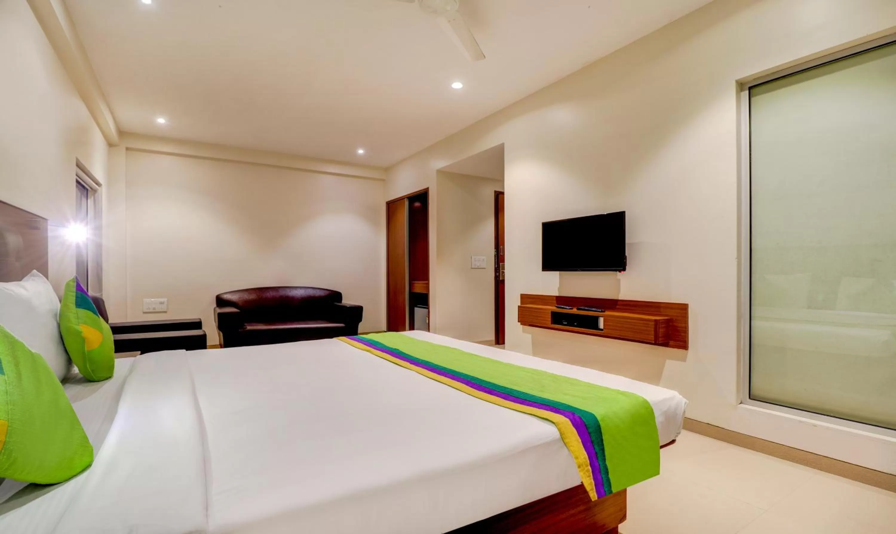 Bed in Treebo Ranjeet Shivaji Nagar