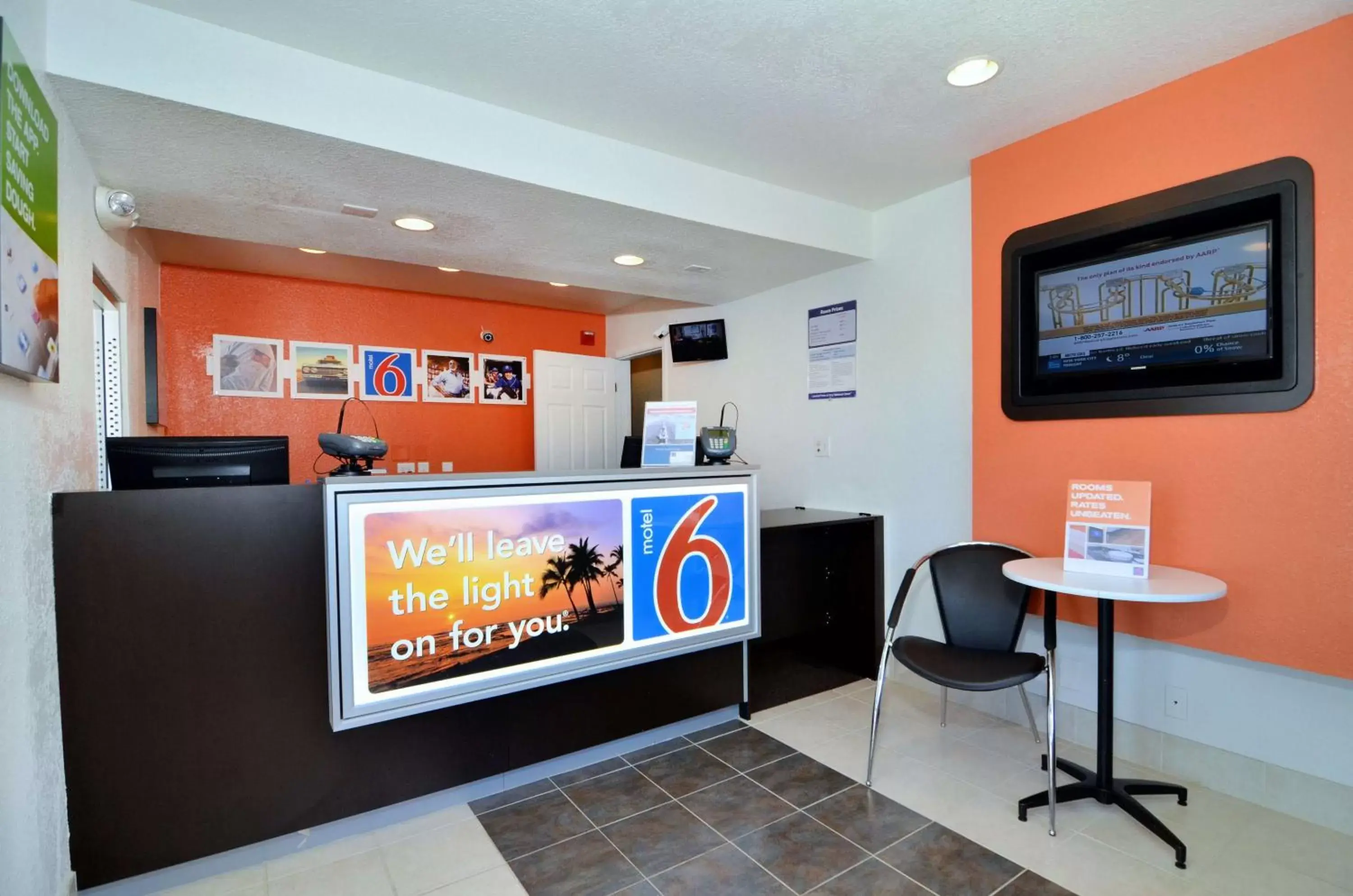 Communal lounge/ TV room, Lobby/Reception in Motel 6-Palm Desert, CA - Palm Springs Area