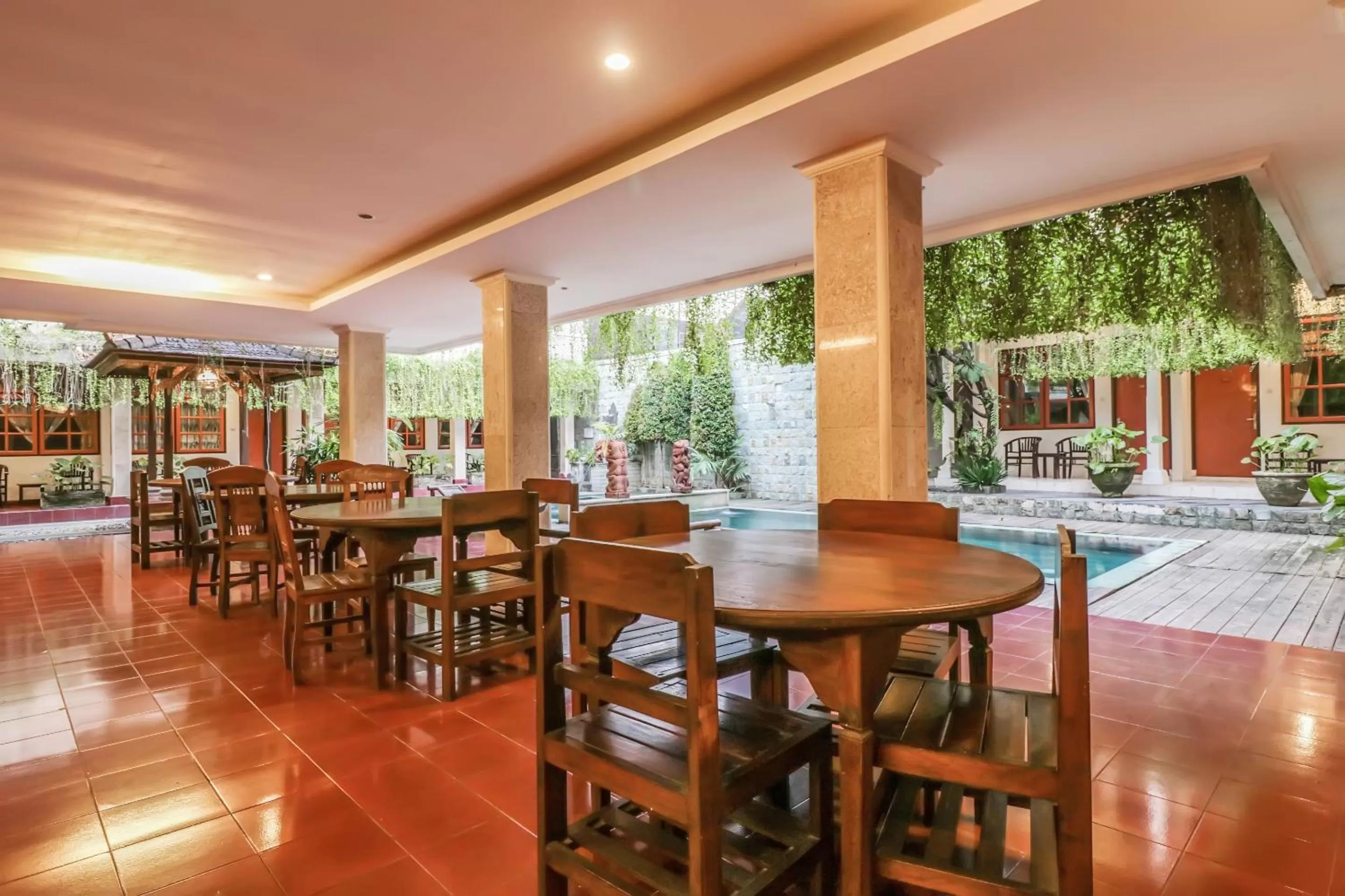 Restaurant/places to eat in Catur Adi Putra