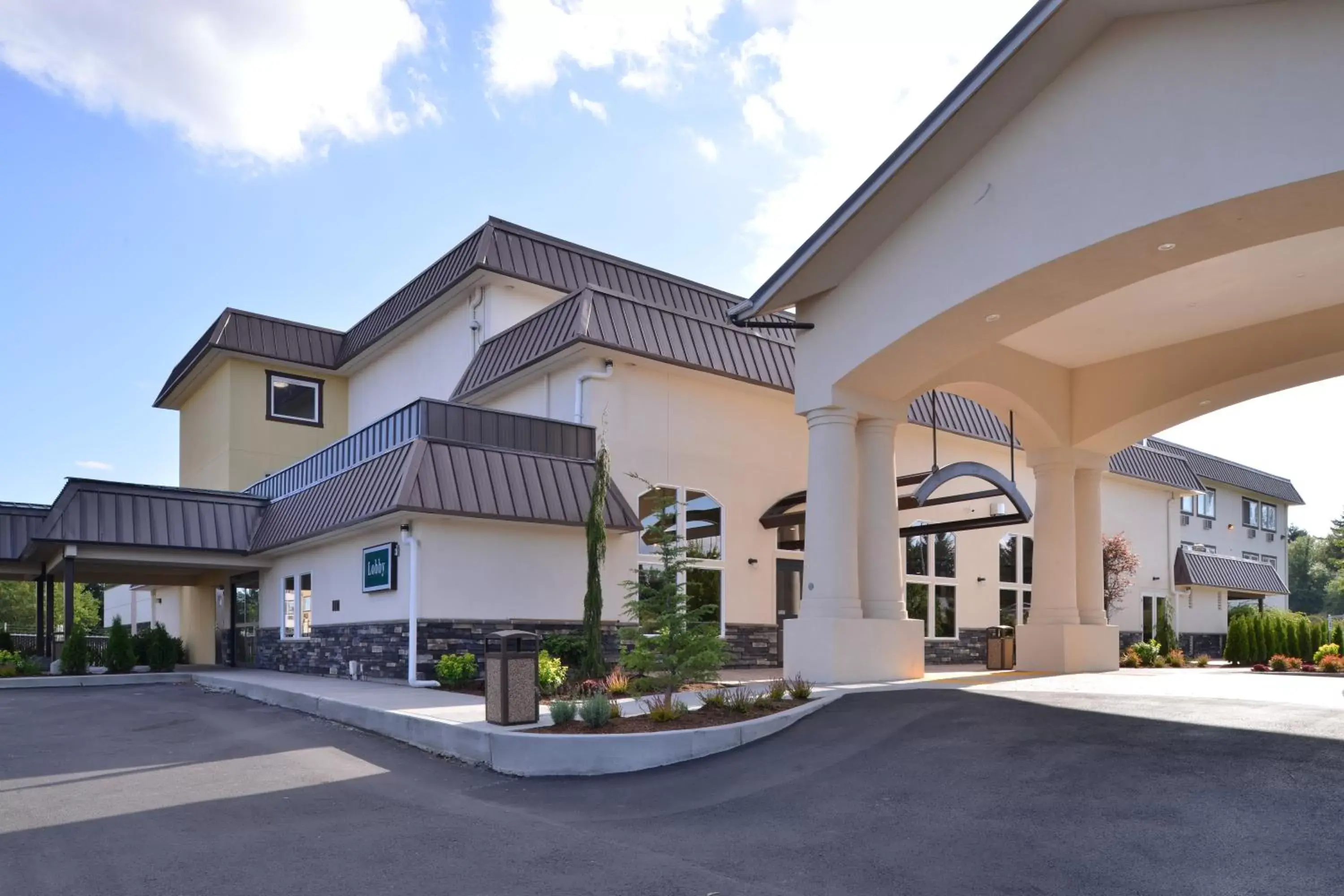 Property Building in Quality Inn & Suites Tacoma - Seattle