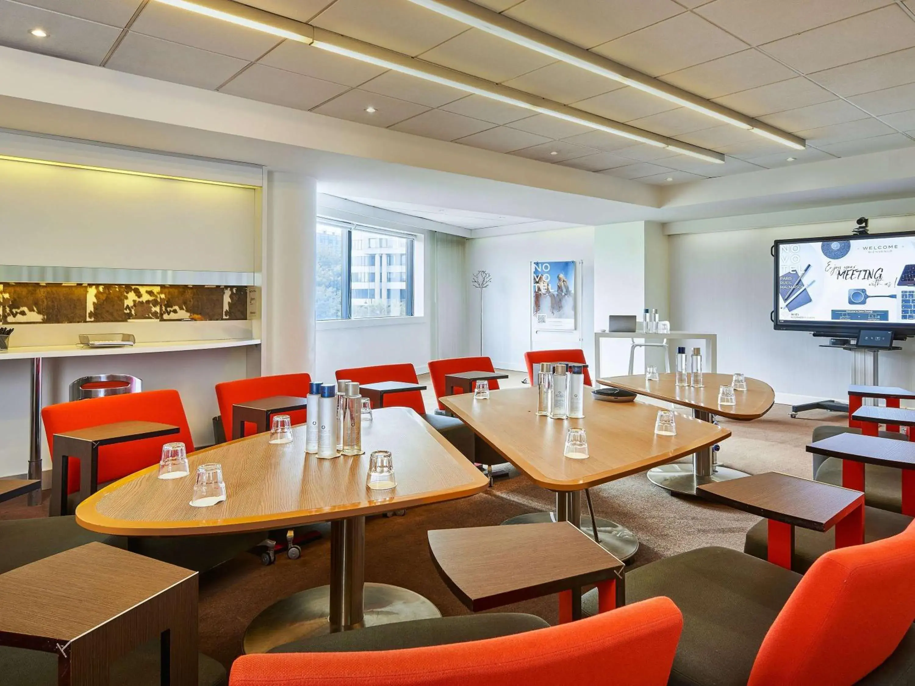 Meeting/conference room, Restaurant/Places to Eat in Novotel Paris Rueil Malmaison