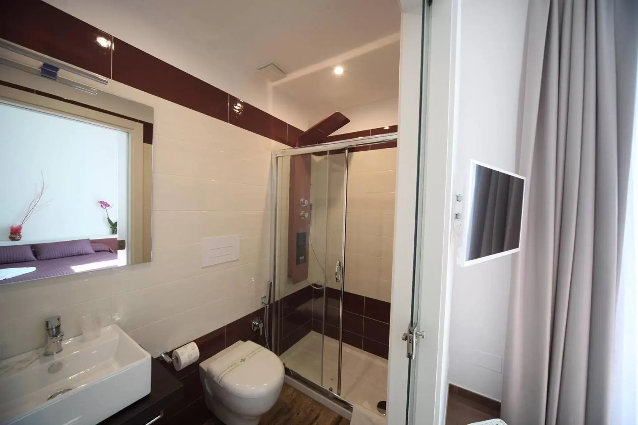 Shower, Bathroom in Essence