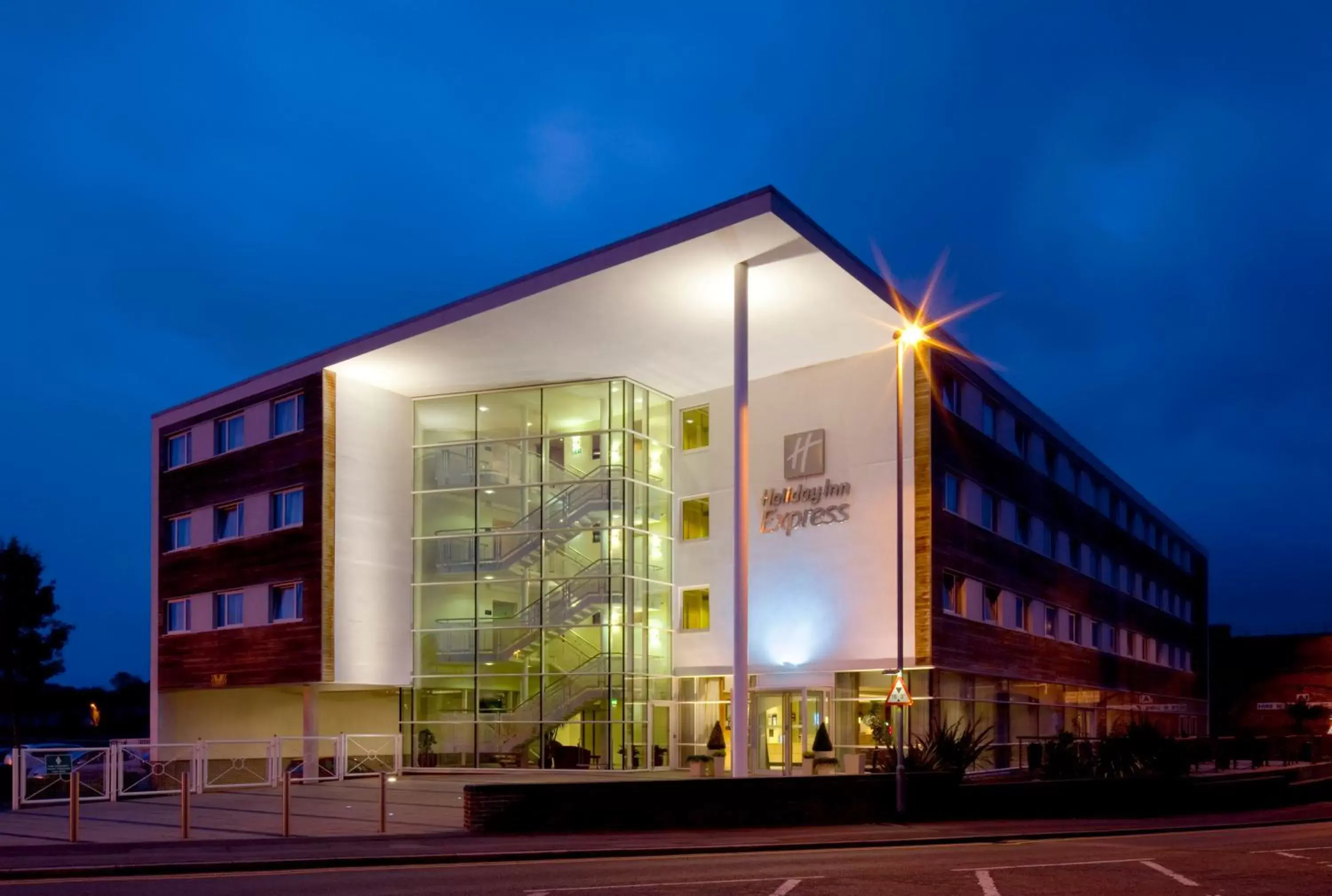 Property building in Holiday Inn Express Chester Racecourse