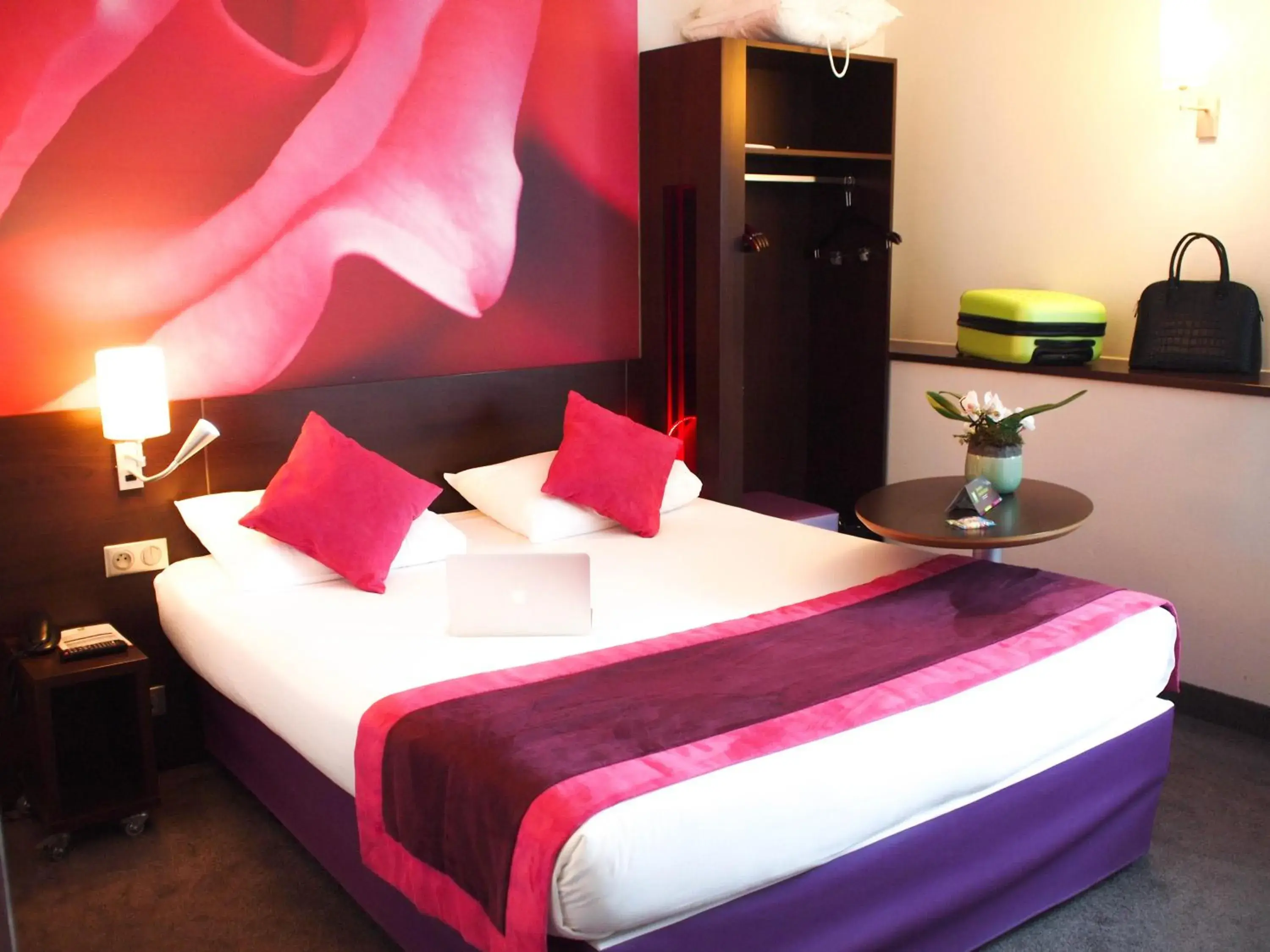 Bedroom, Bed in ibis Styles Angers Centre Gare