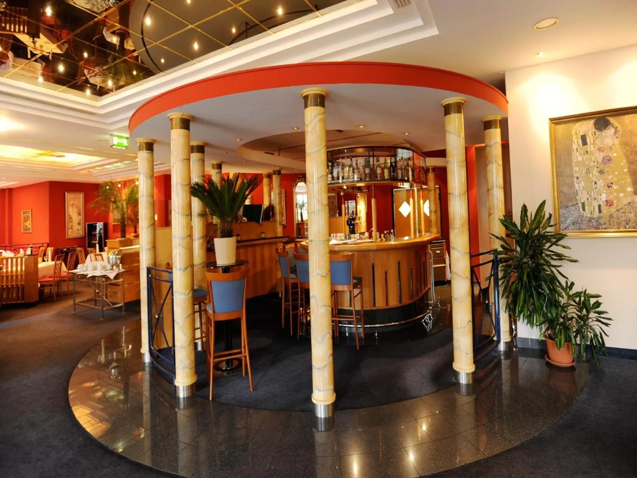 Lounge or bar in Radisson Blu Hotel Halle-Merseburg
