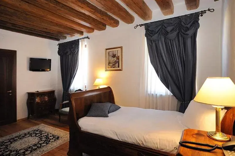Photo of the whole room, Bed in Park Hotel Villa Carpenada