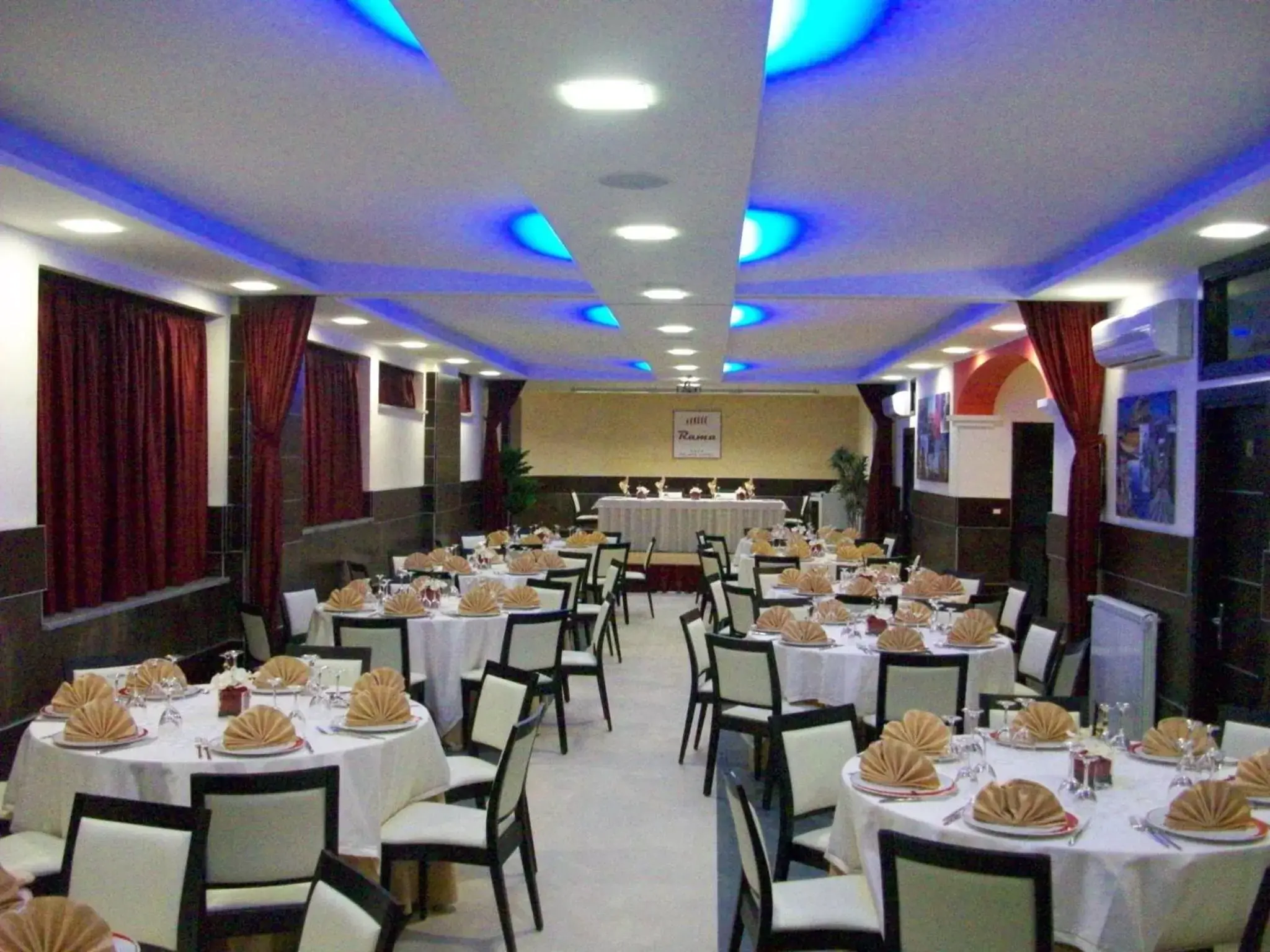 Restaurant/Places to Eat in Rama Palace Hotel