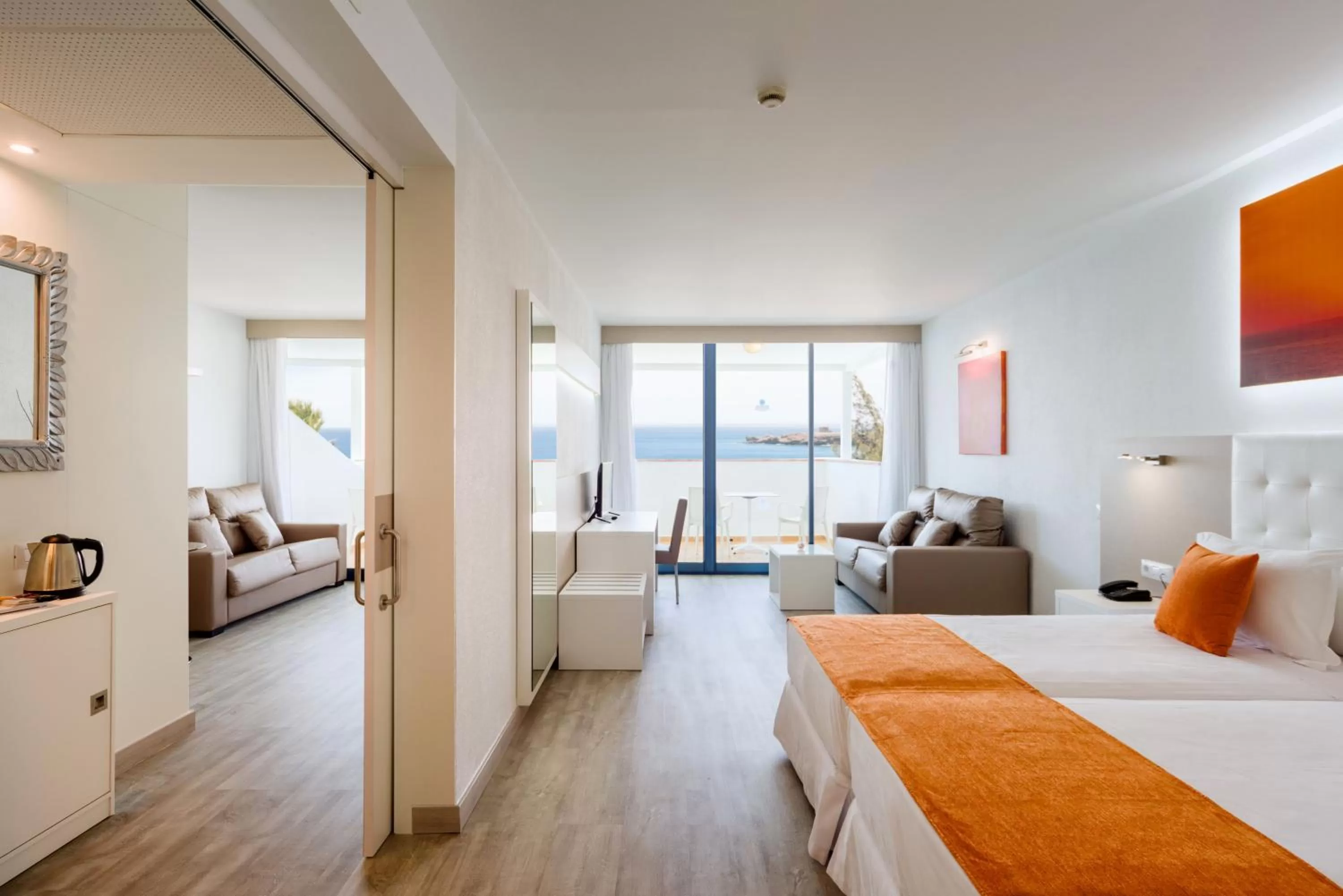 Photo of the whole room, Bed in Sandos Papagayo