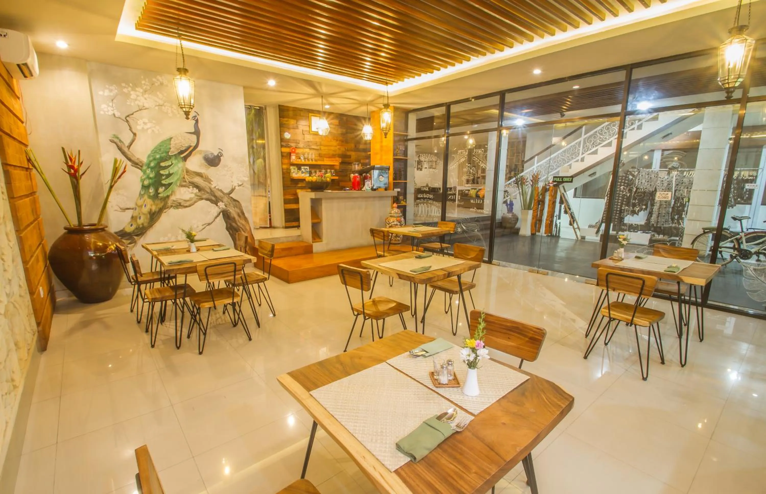 Restaurant/places to eat in Mahalaksmi Boutique Hotel