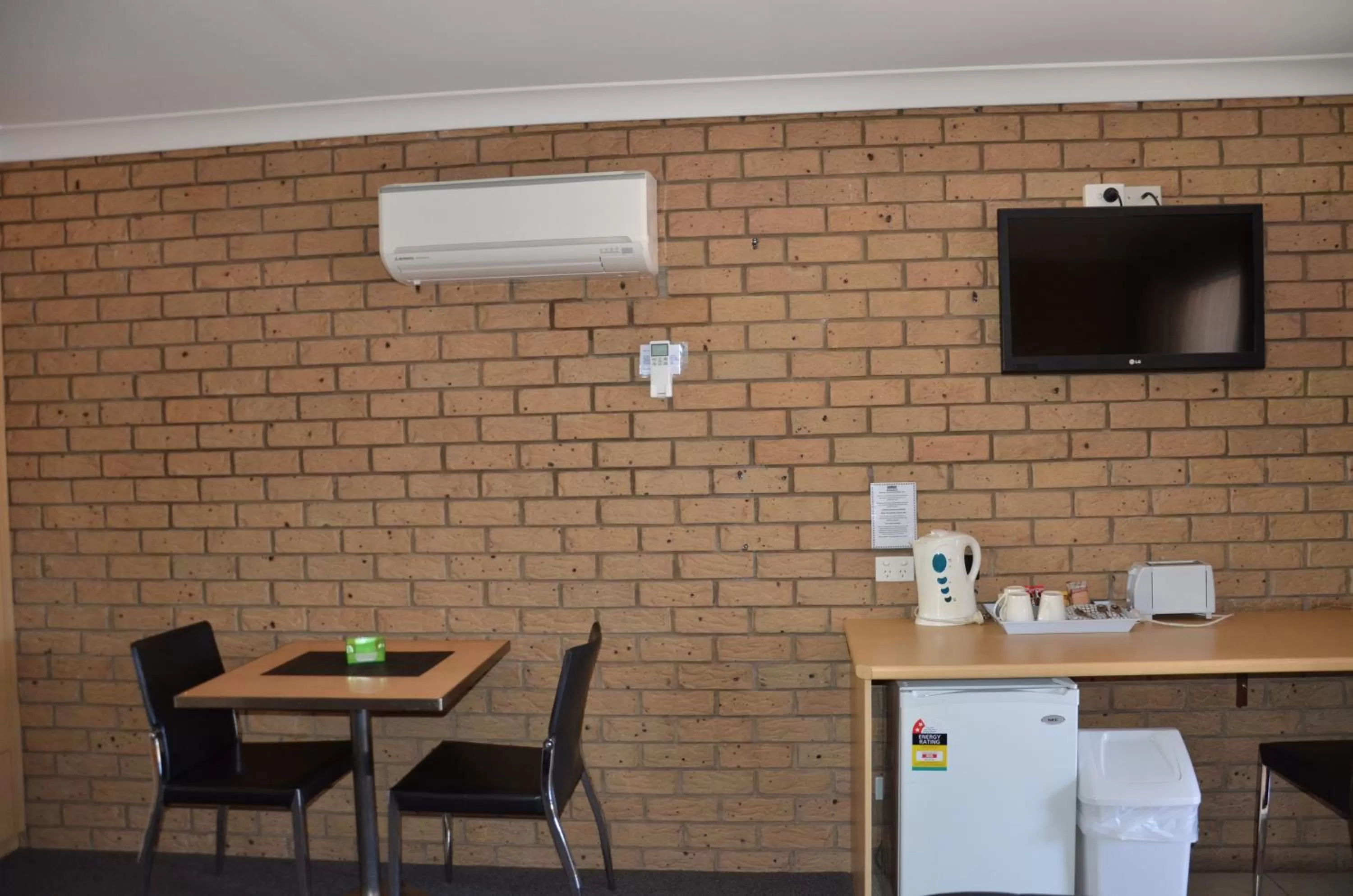 TV and multimedia in Sunray Motor Inn