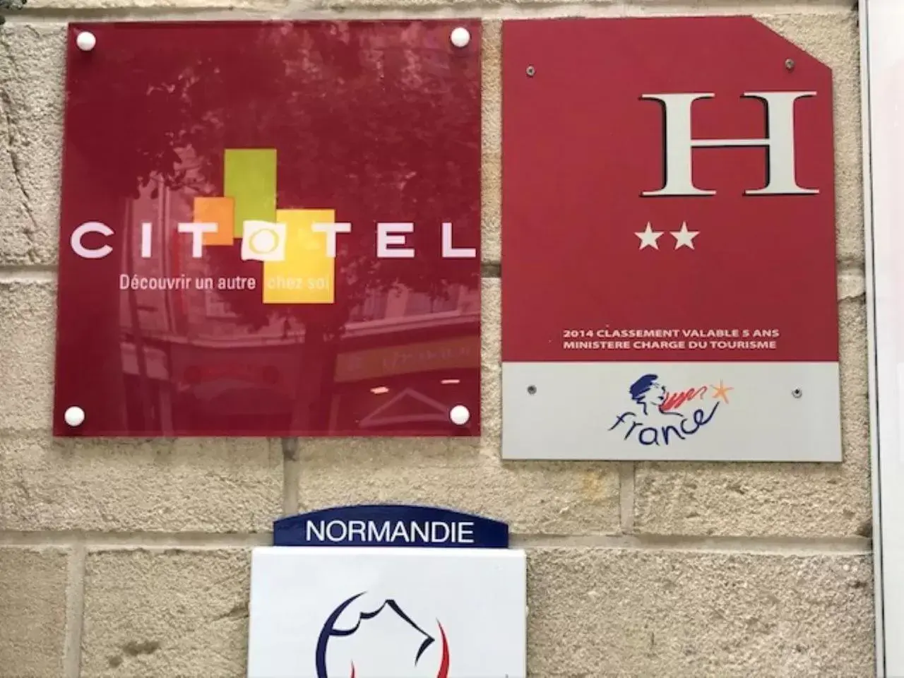 Logo/Certificate/Sign, Property Logo/Sign in Hotel Du Chateau