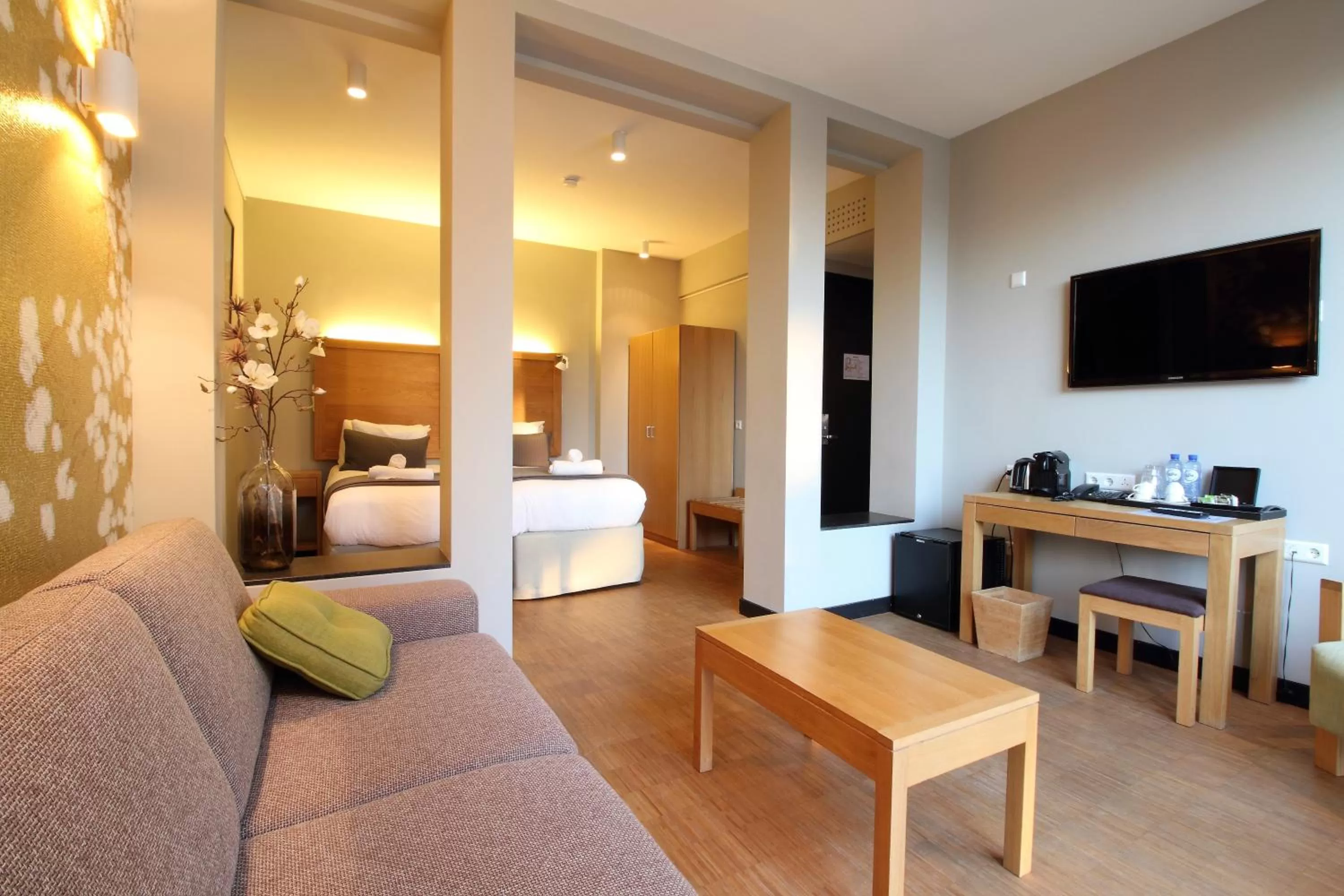 Photo of the whole room, Bed in The Bank Hotel