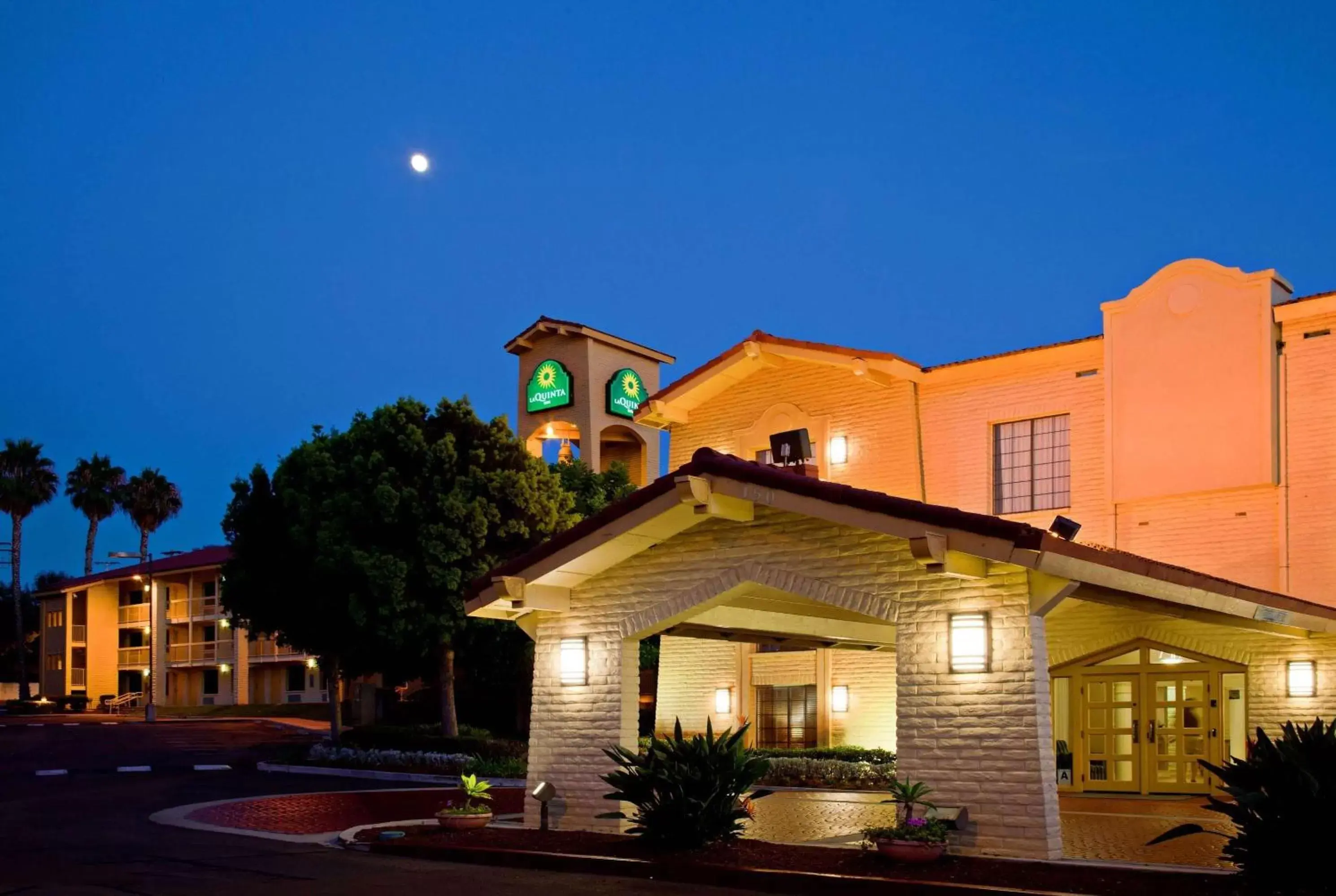 Property Building in La Quinta Inn by Wyndham San Diego Chula Vista