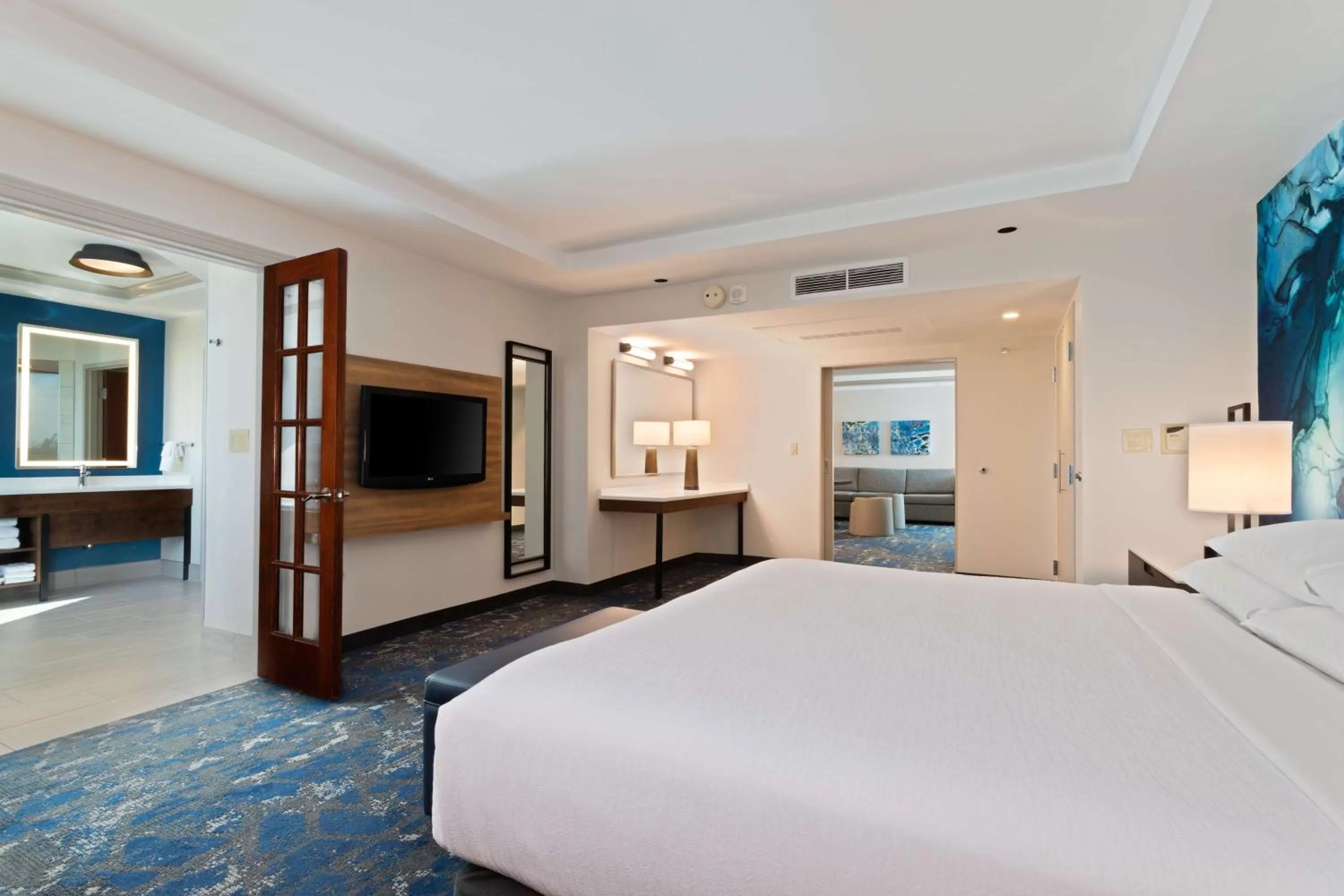 Bedroom, Bed in Embassy Suites by Hilton Tampa USF Near Busch Gardens