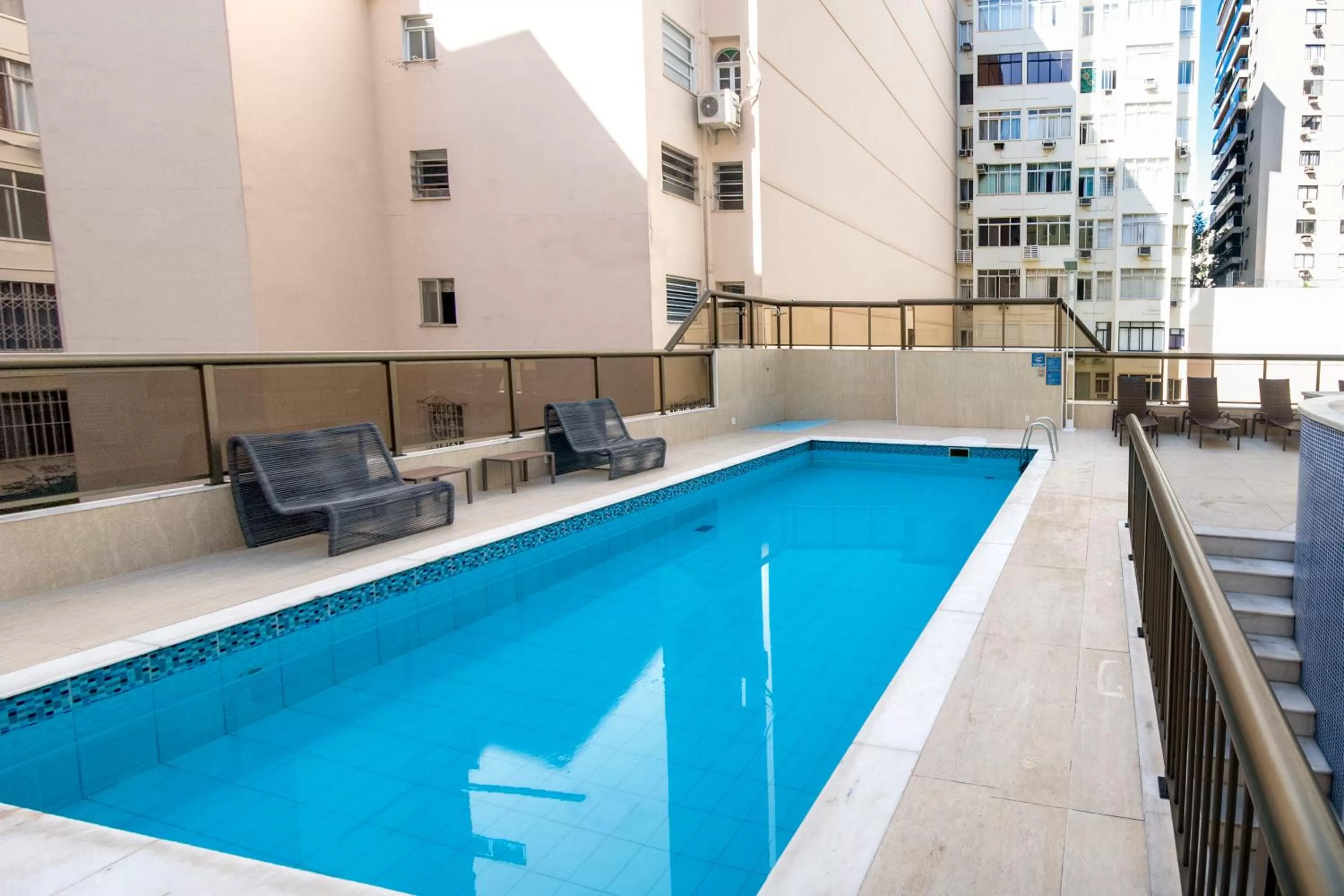Swimming pool in Hotel Astoria Copacabana