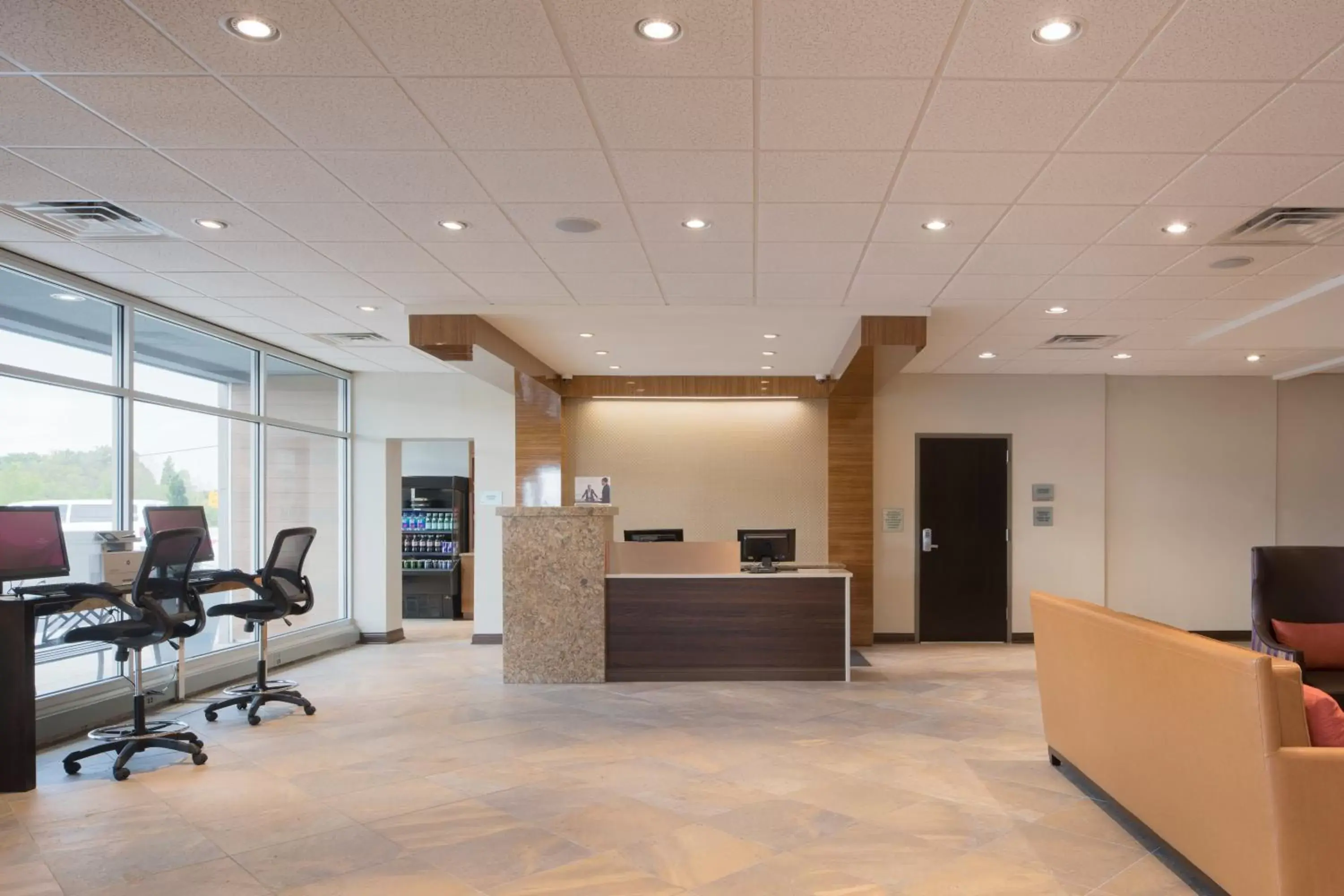 Property building in Crowne Plaza Chicago SW - Burr Ridge by IHG Property building in Crowne Plaza Chicago SW - Burr Ridge by IHG