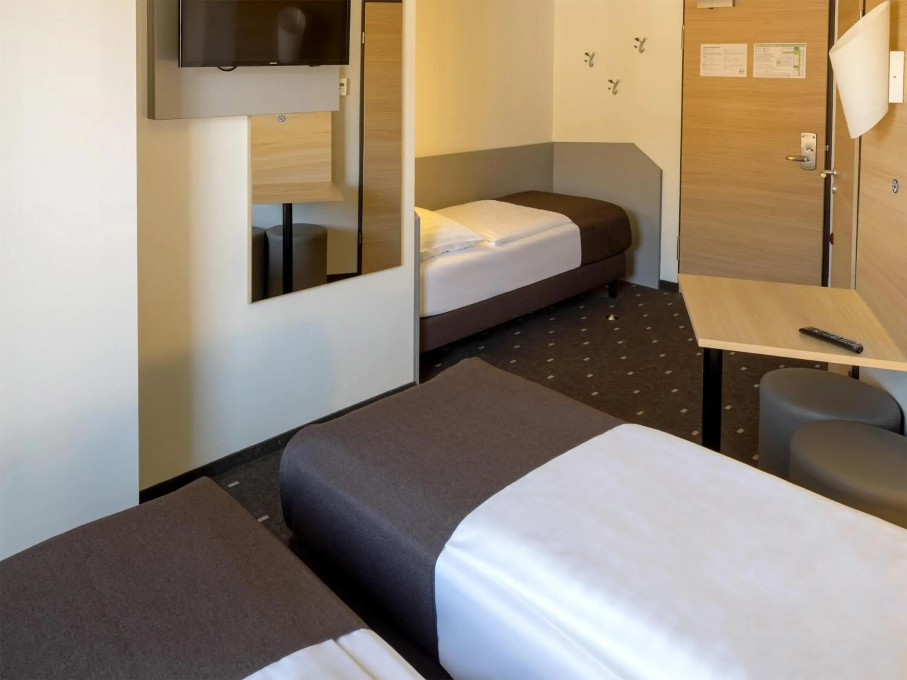 TV and multimedia, Bed in B&B Hotel Kiel-Wissenschaftspark