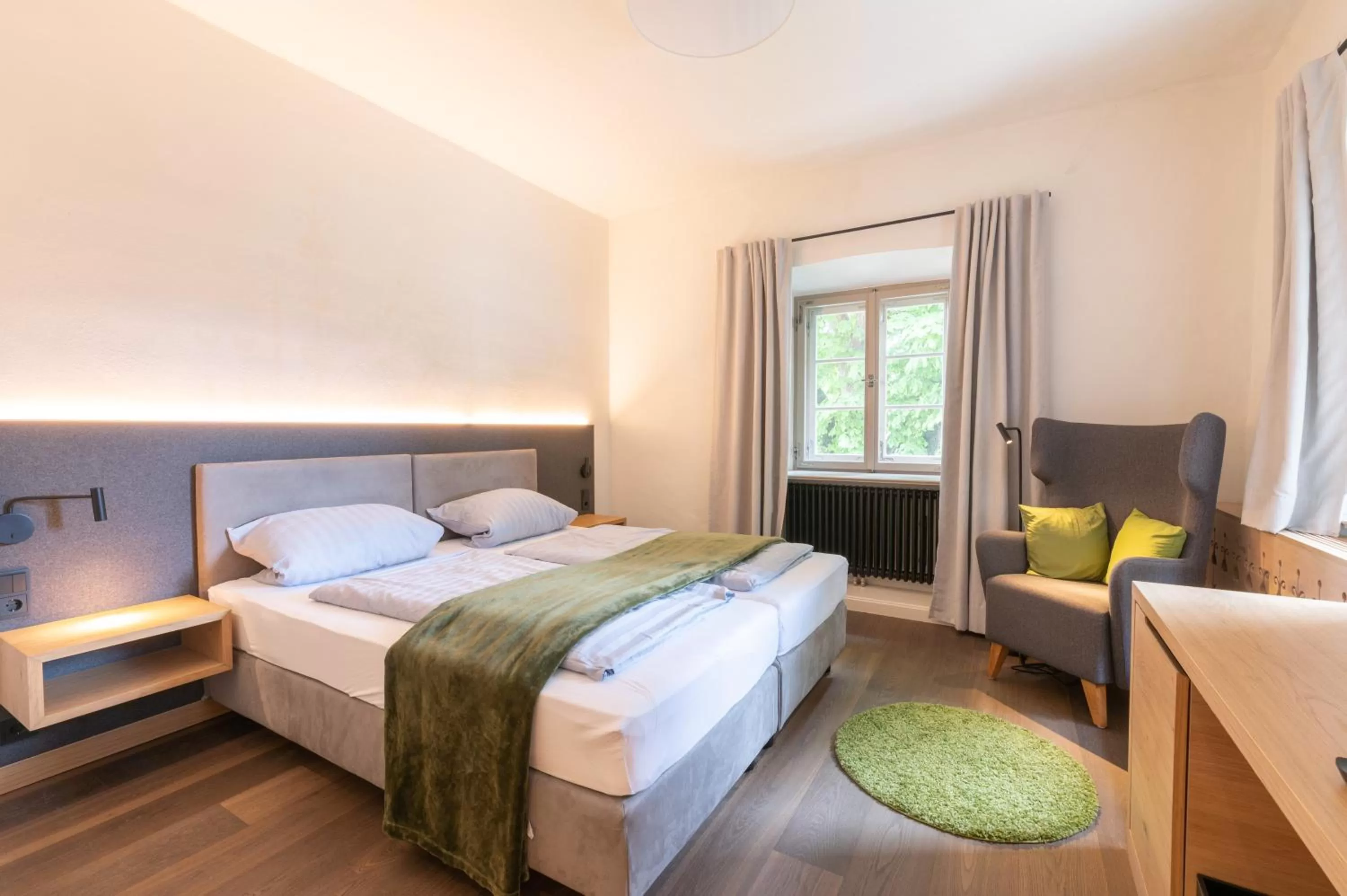 Bed in LANDHOTEL ALTE ZOLLSTATION- Historical Building