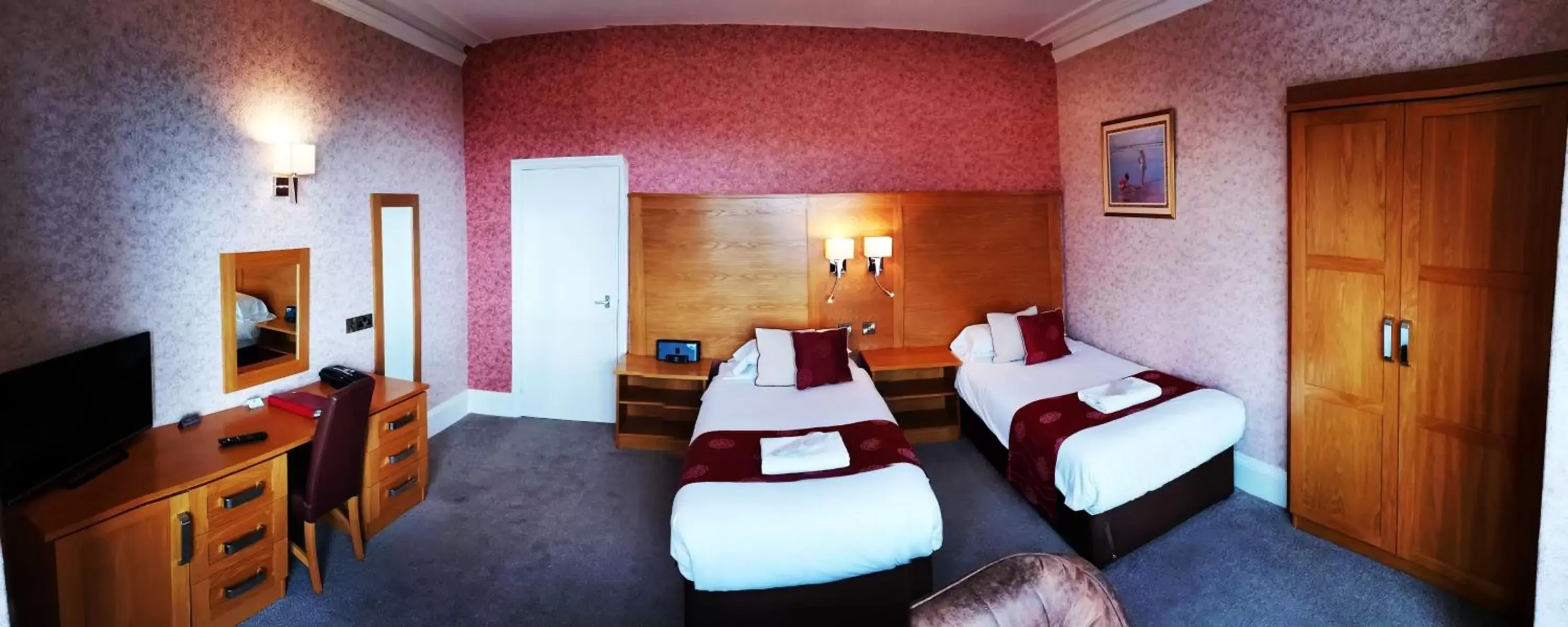 Twin Room with Sea View in The Red Lea Hotel Twin Room with Sea View in The Red Lea Hotel