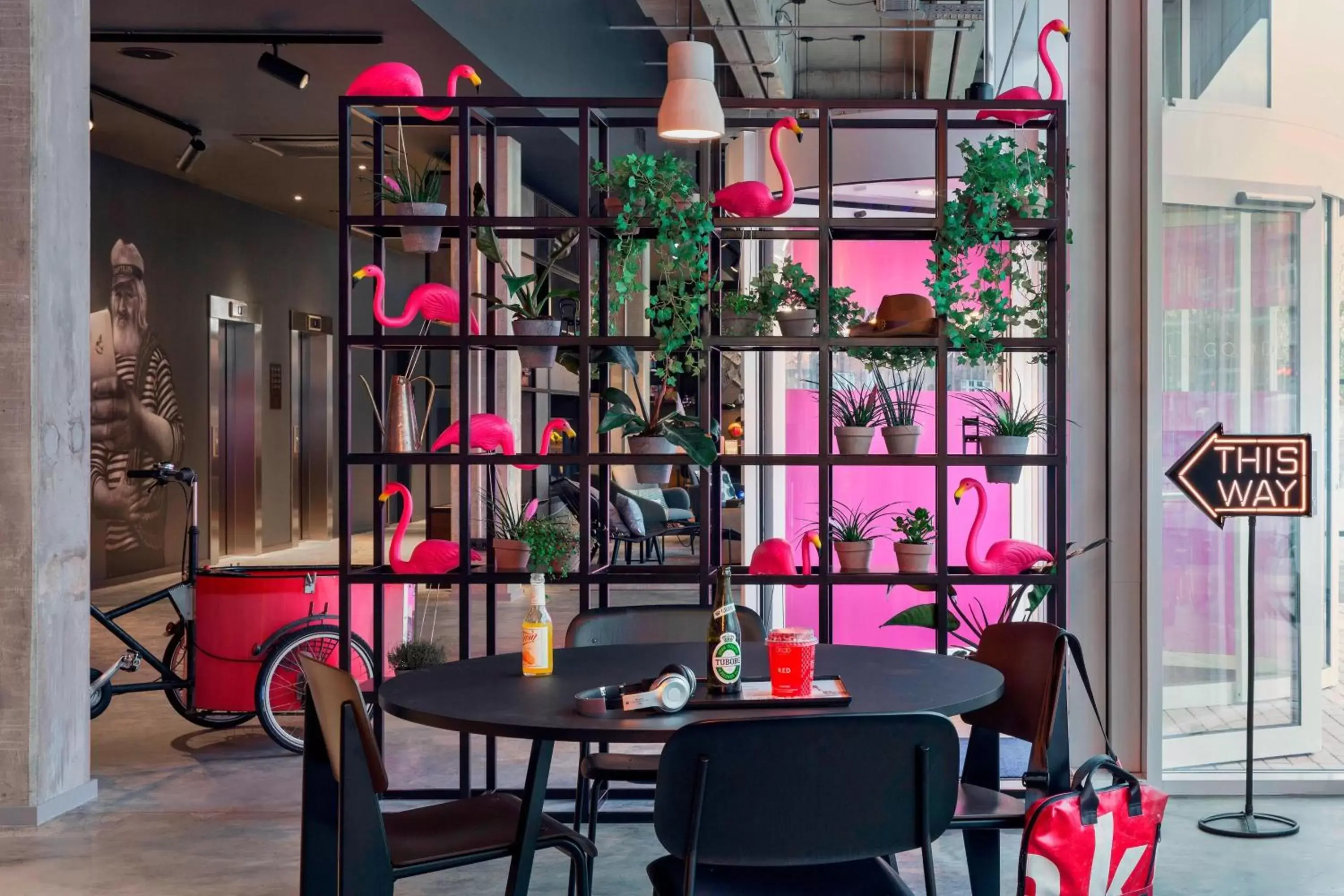 Lounge or bar, Restaurant/Places to Eat in Moxy Copenhagen Sydhavnen