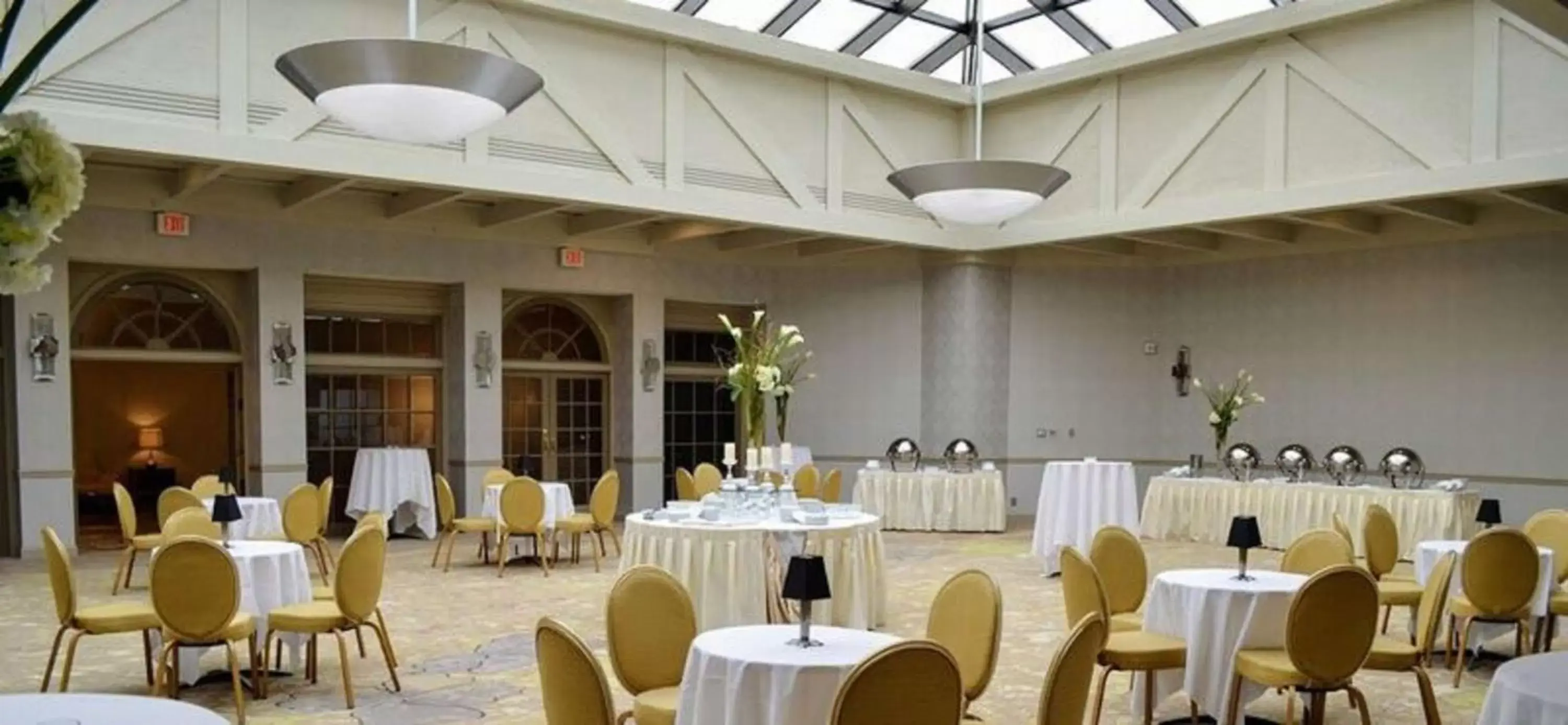 Meeting/conference room, Restaurant/Places to Eat in Hilton Woodcliff Lake