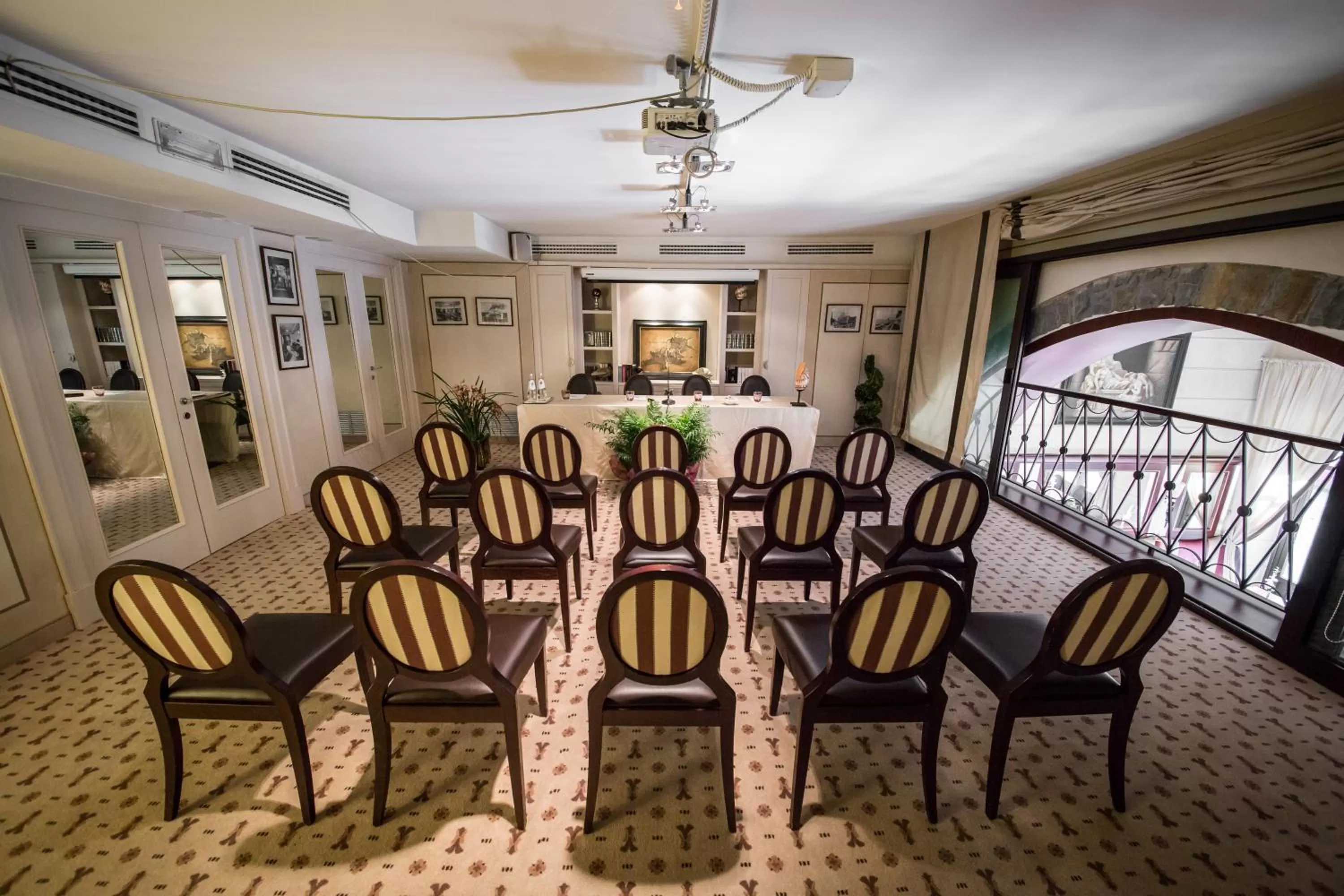Business facilities in Victoria Hotel Letterario