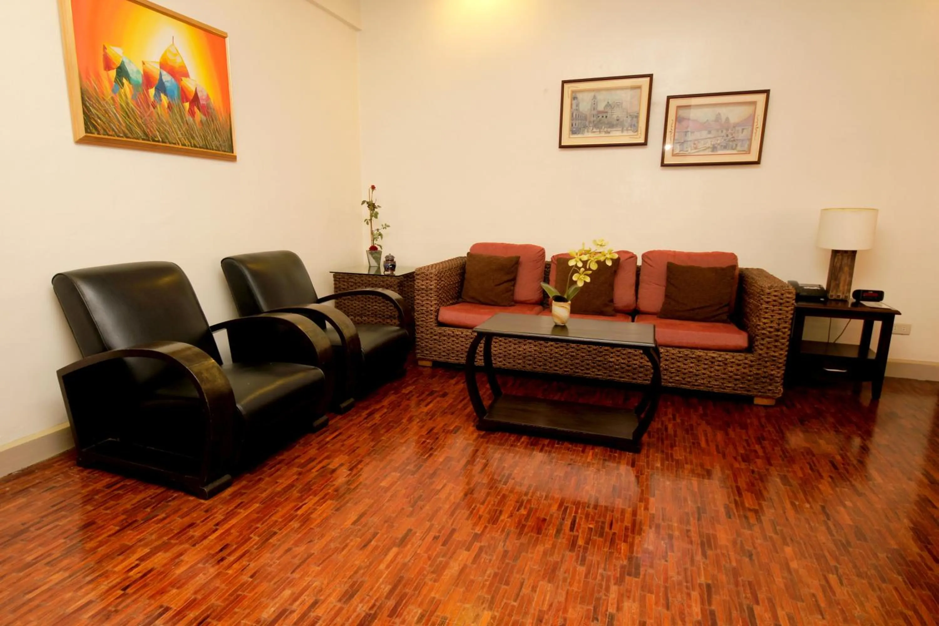 TV and multimedia, Seating Area in Casa Pura Inn and Suites