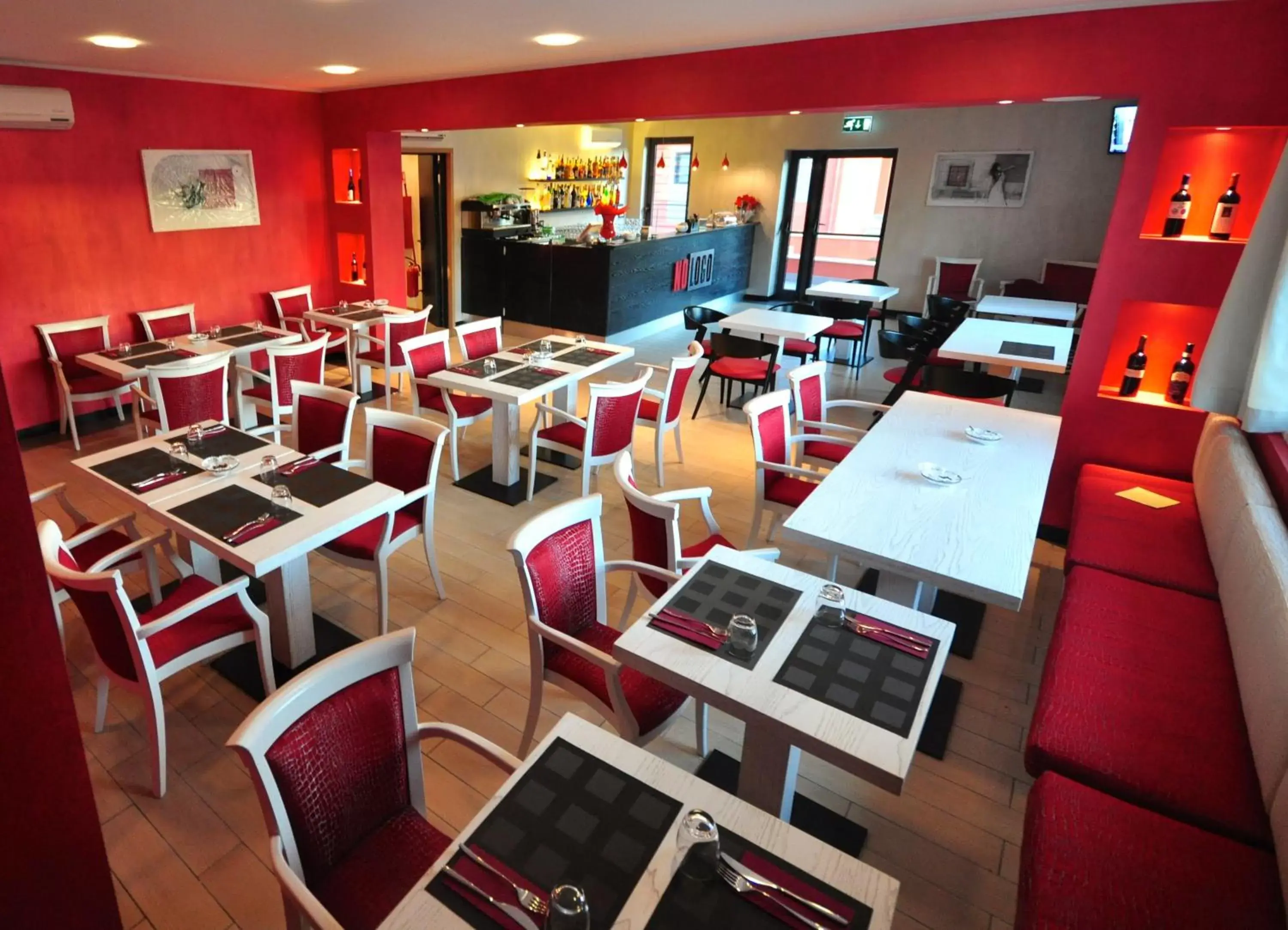 Restaurant/places to eat in Hotel 325 Tor Vergata Restaurant/places to eat in Hotel 325 Tor Vergata