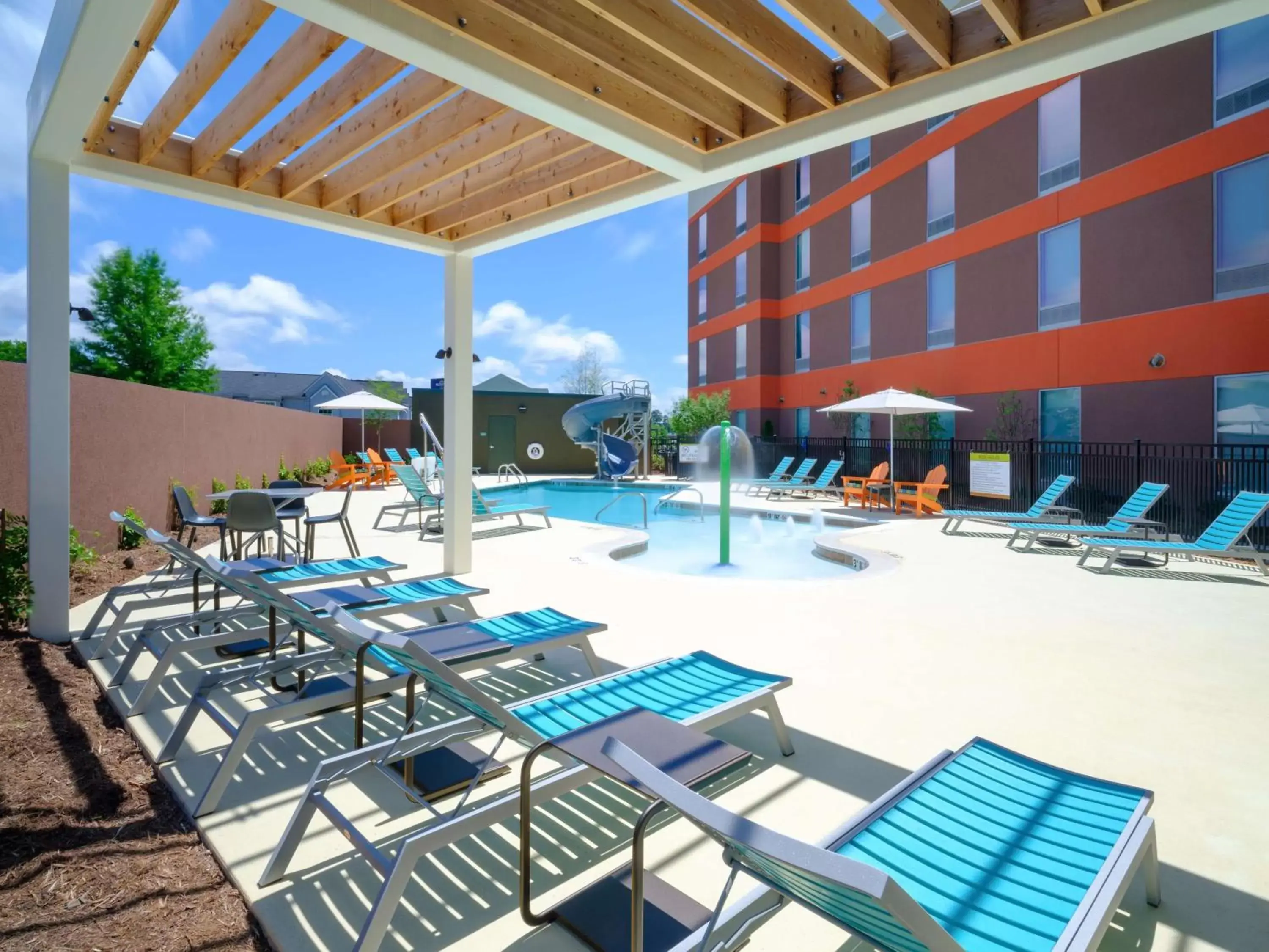 Property building, Swimming Pool in Home2 Suites By Hilton Chattanooga Hamilton Place