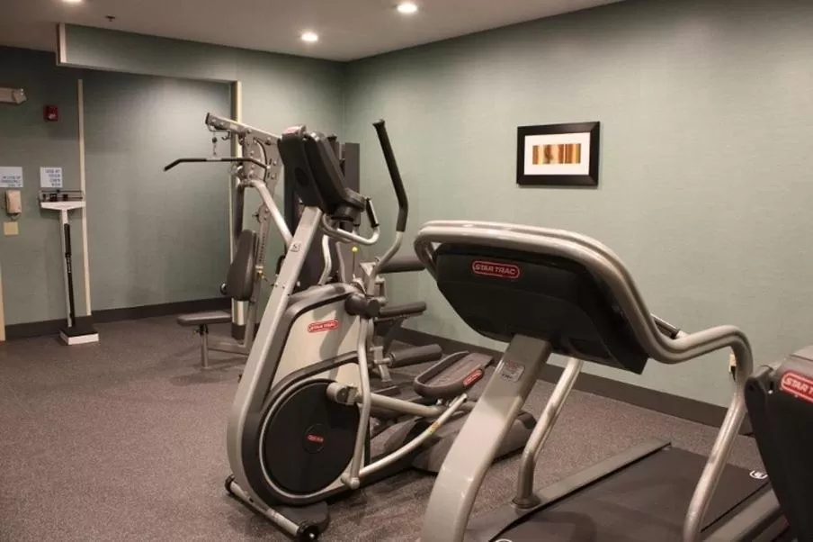 Fitness centre/facilities in Holiday Inn Express - Ludlow - Chicopee Area by IHG