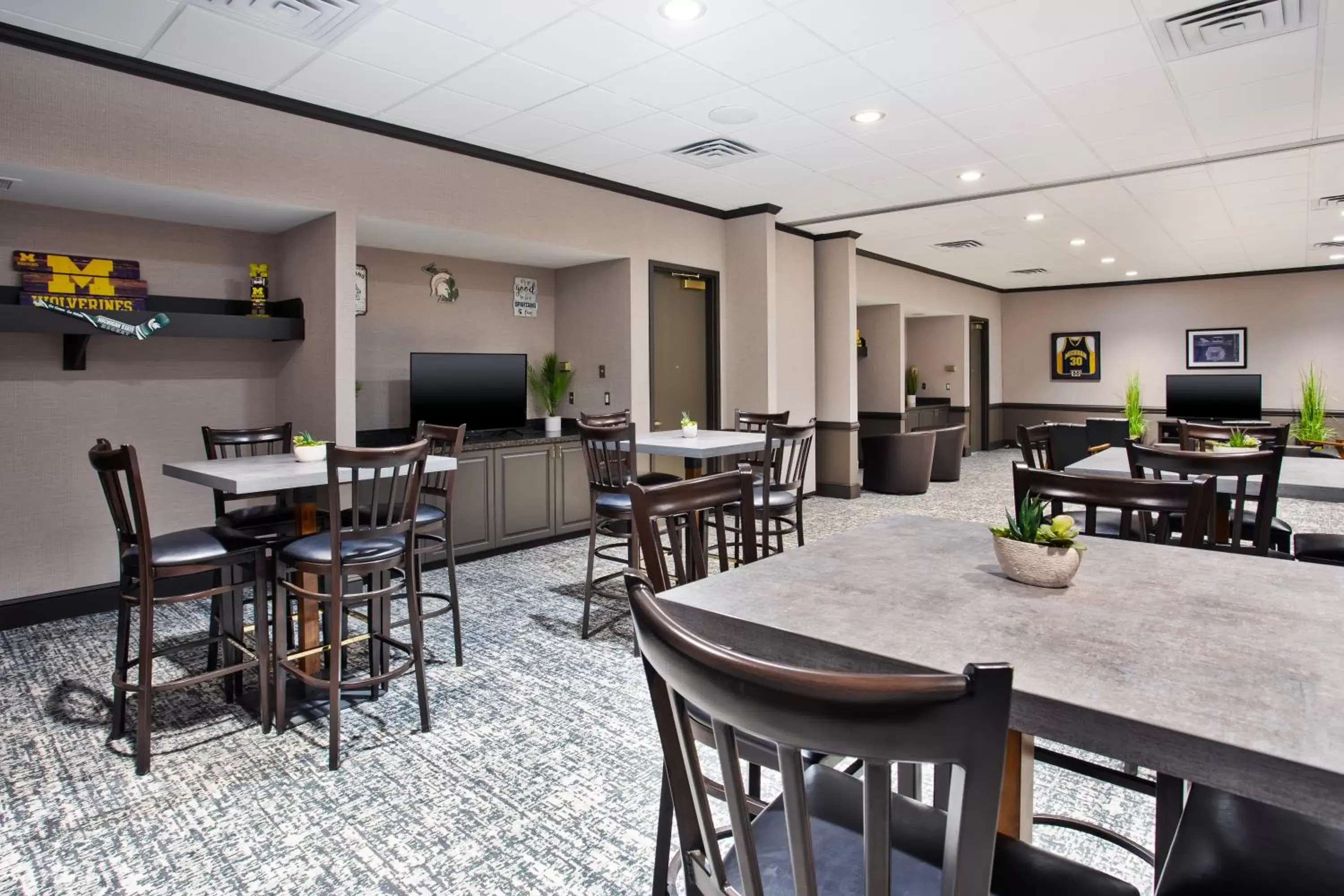 Meeting/conference room, Restaurant/Places to Eat in DoubleTree by Hilton Lansing