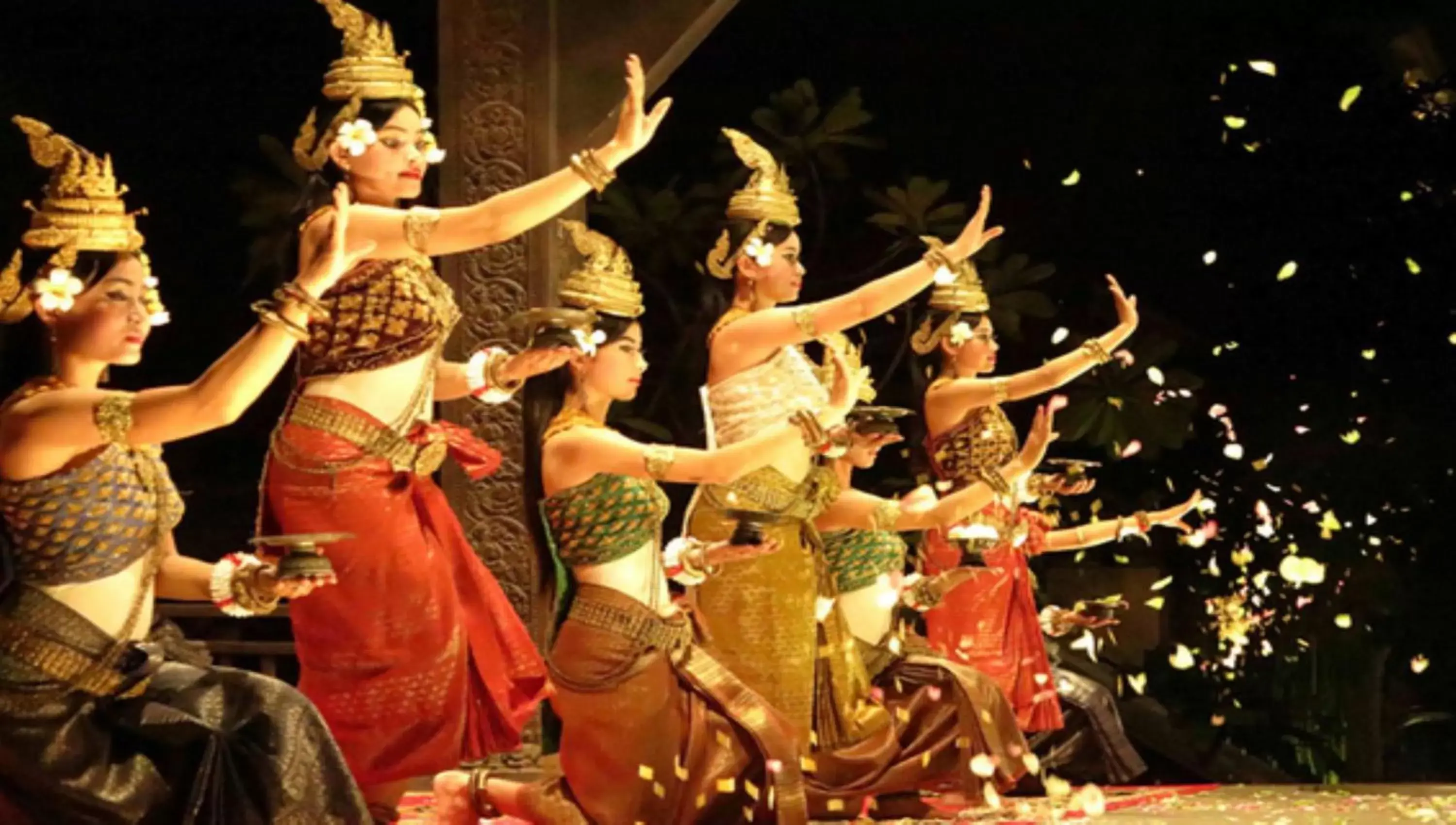 Activities, Evening Entertainment in The Cyclo d'Angkor Boutique Hotel