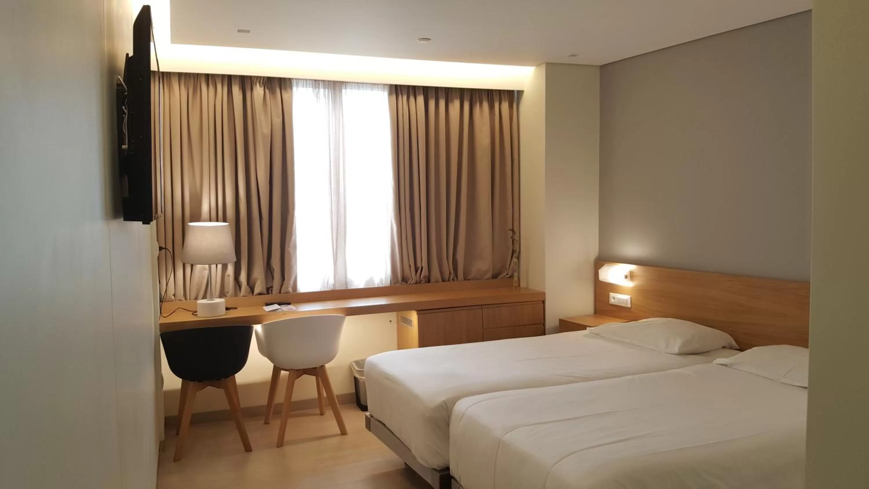 Bed in Dorian Inn - Sure Hotel Collection by Best Western