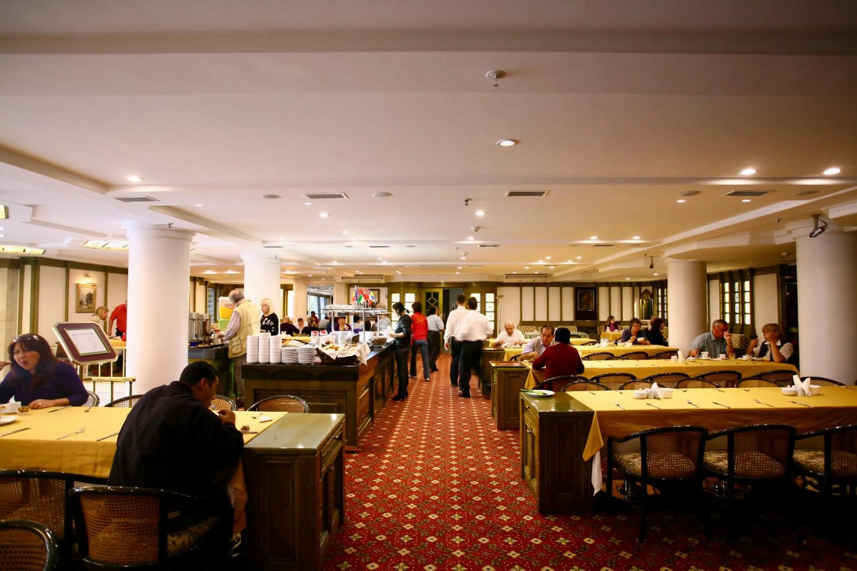 Restaurant/places to eat in Istanbul Royal Hotel