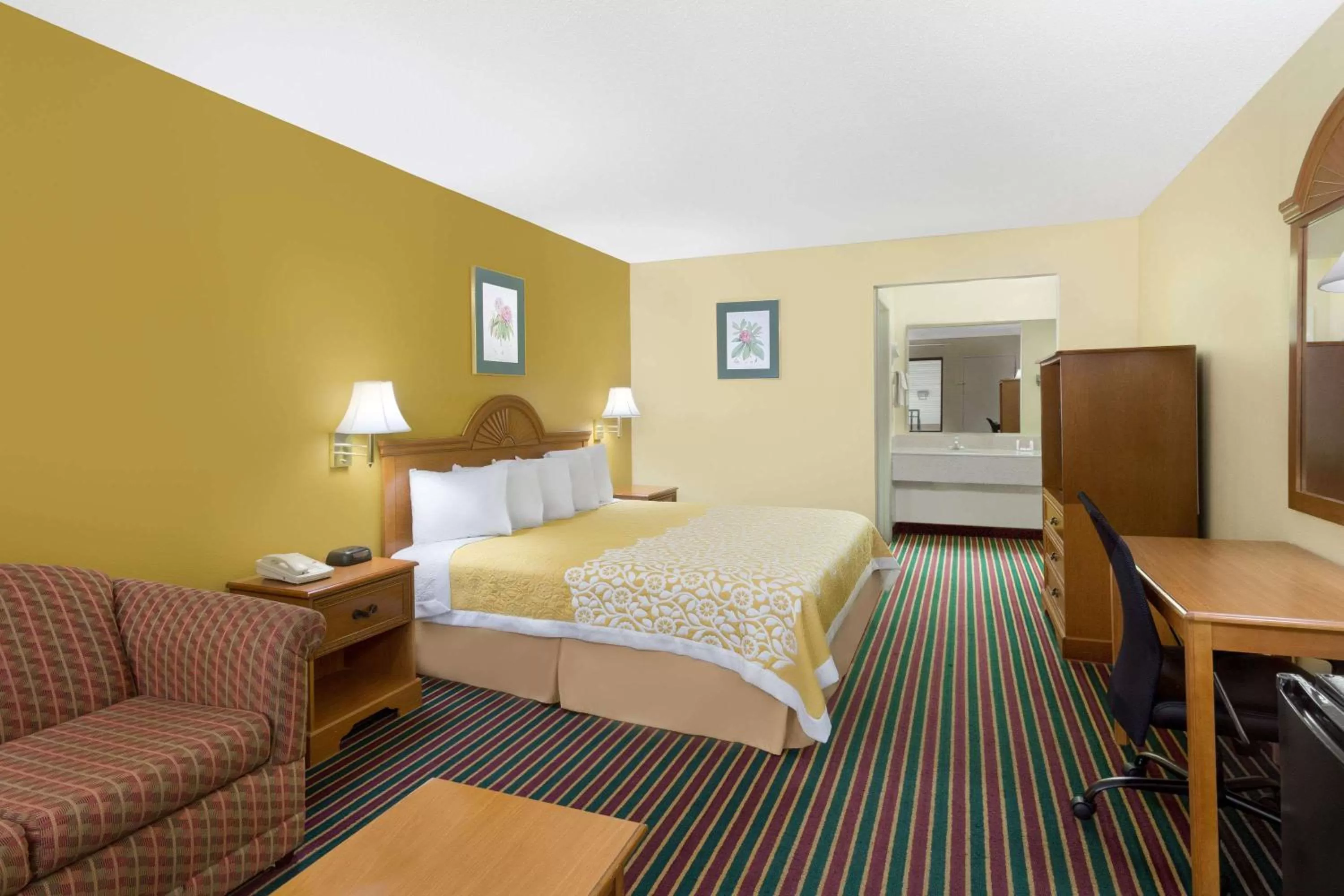 Photo of the whole room, Bed in Days Inn by Wyndham Biscoe