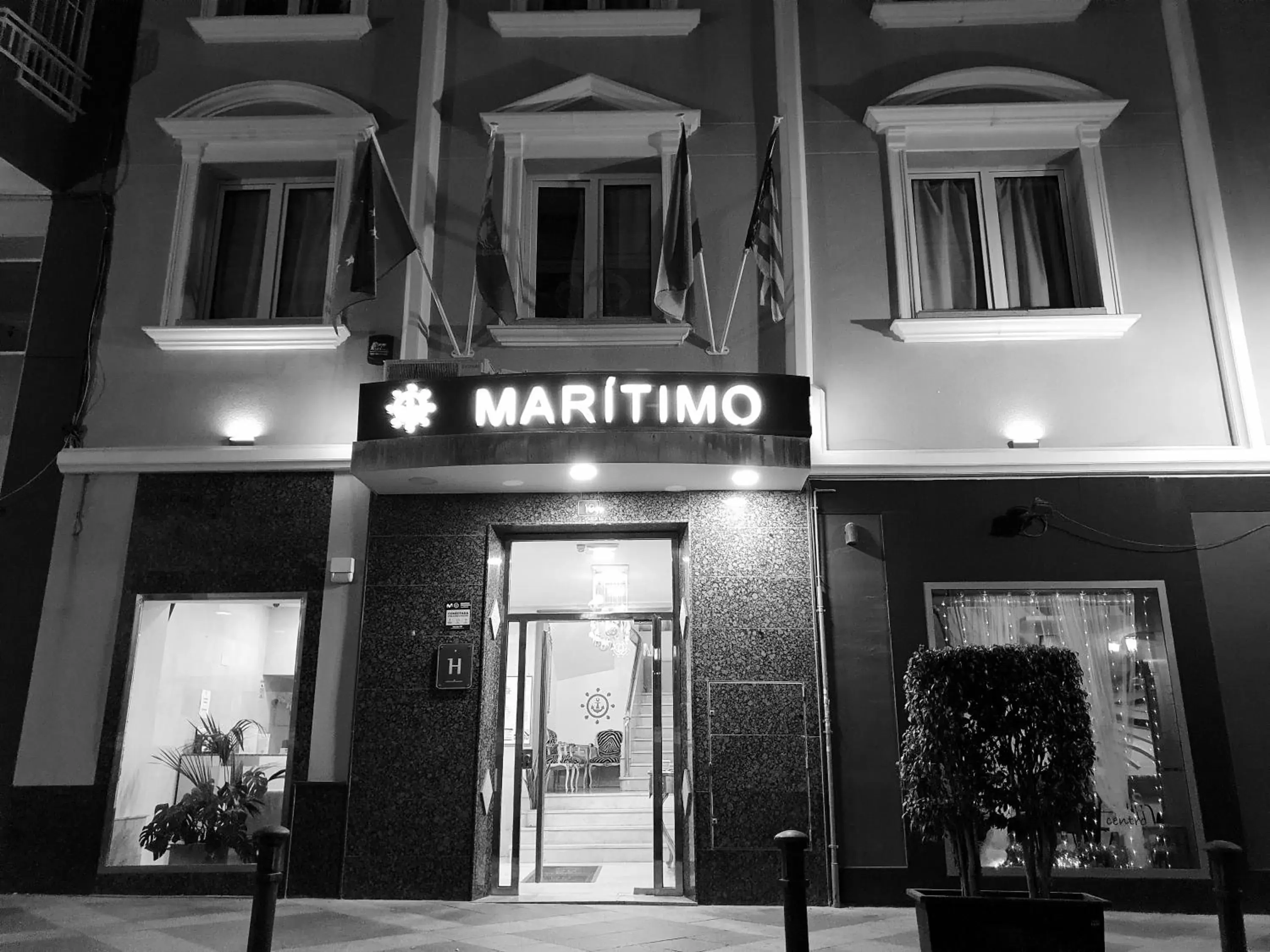 Facade/entrance in Hotel Maritimo