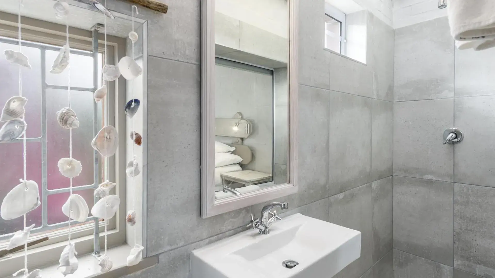 Bathroom in Blue Bay Lodge