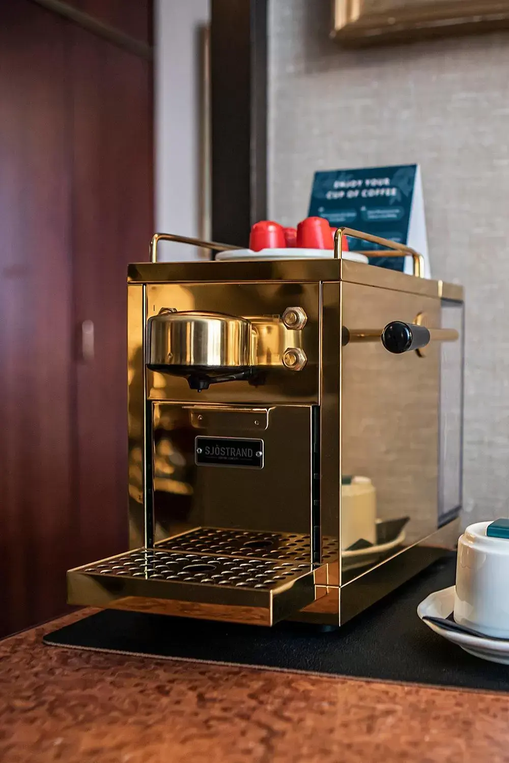 Coffee/tea facilities in Hotel Holt - The Art Hotel