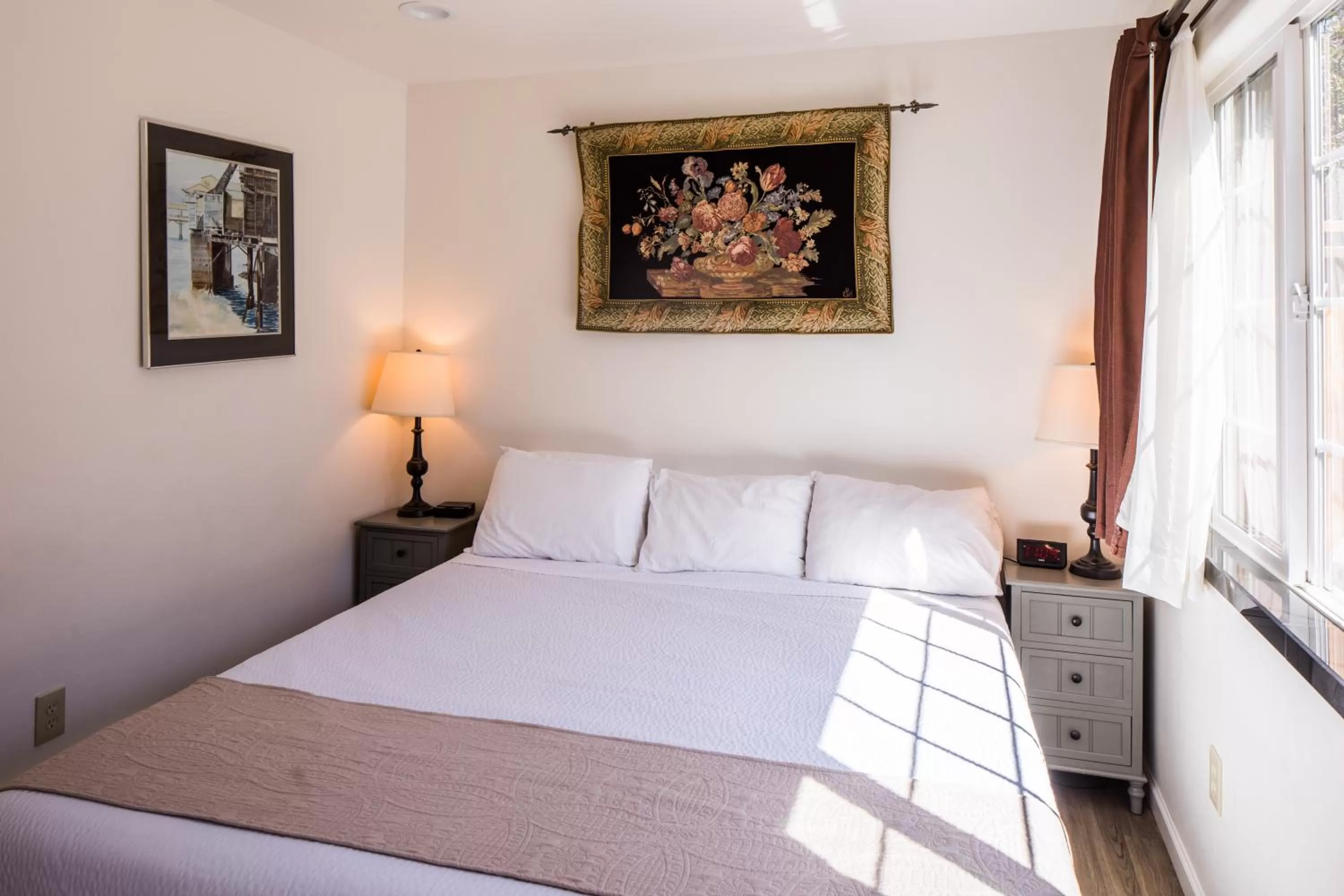 Bedroom, Bed in Andril Fireplace Cottages