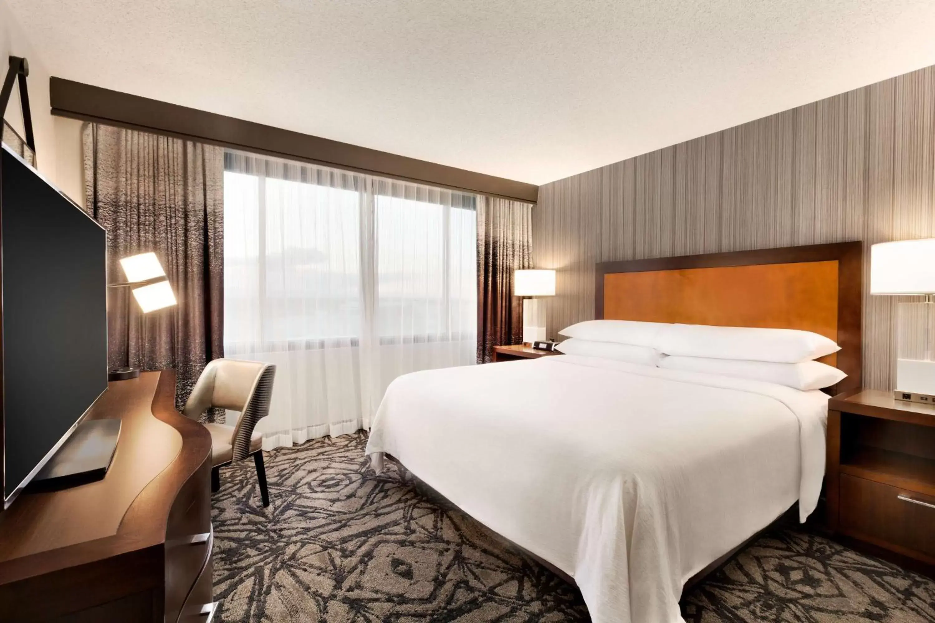 Bedroom, Bed in Embassy Suites by Hilton Santa Clara Silicon Valley