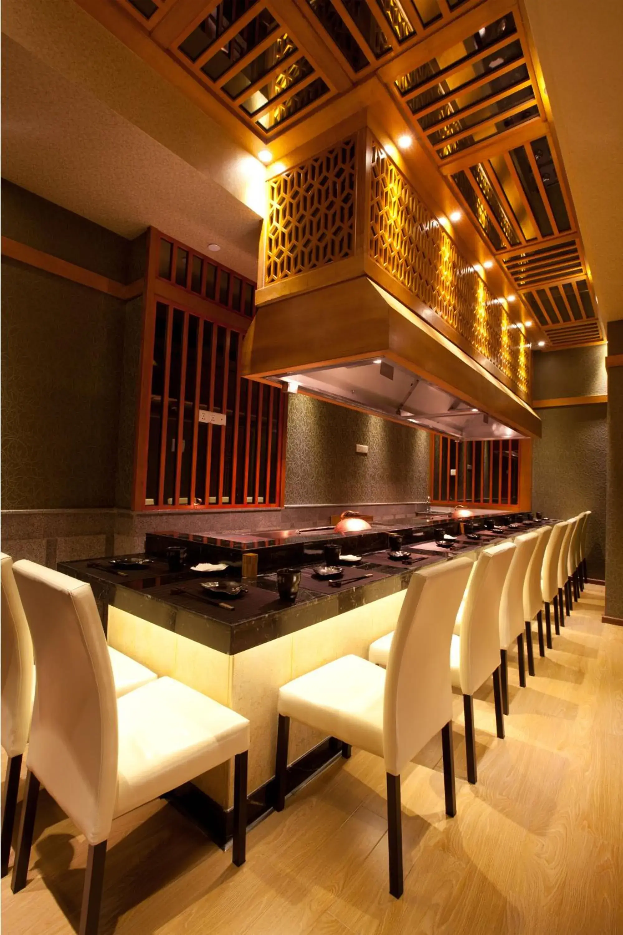 Restaurant/Places to Eat in Zhongwei Green Lake Hotel Kunming