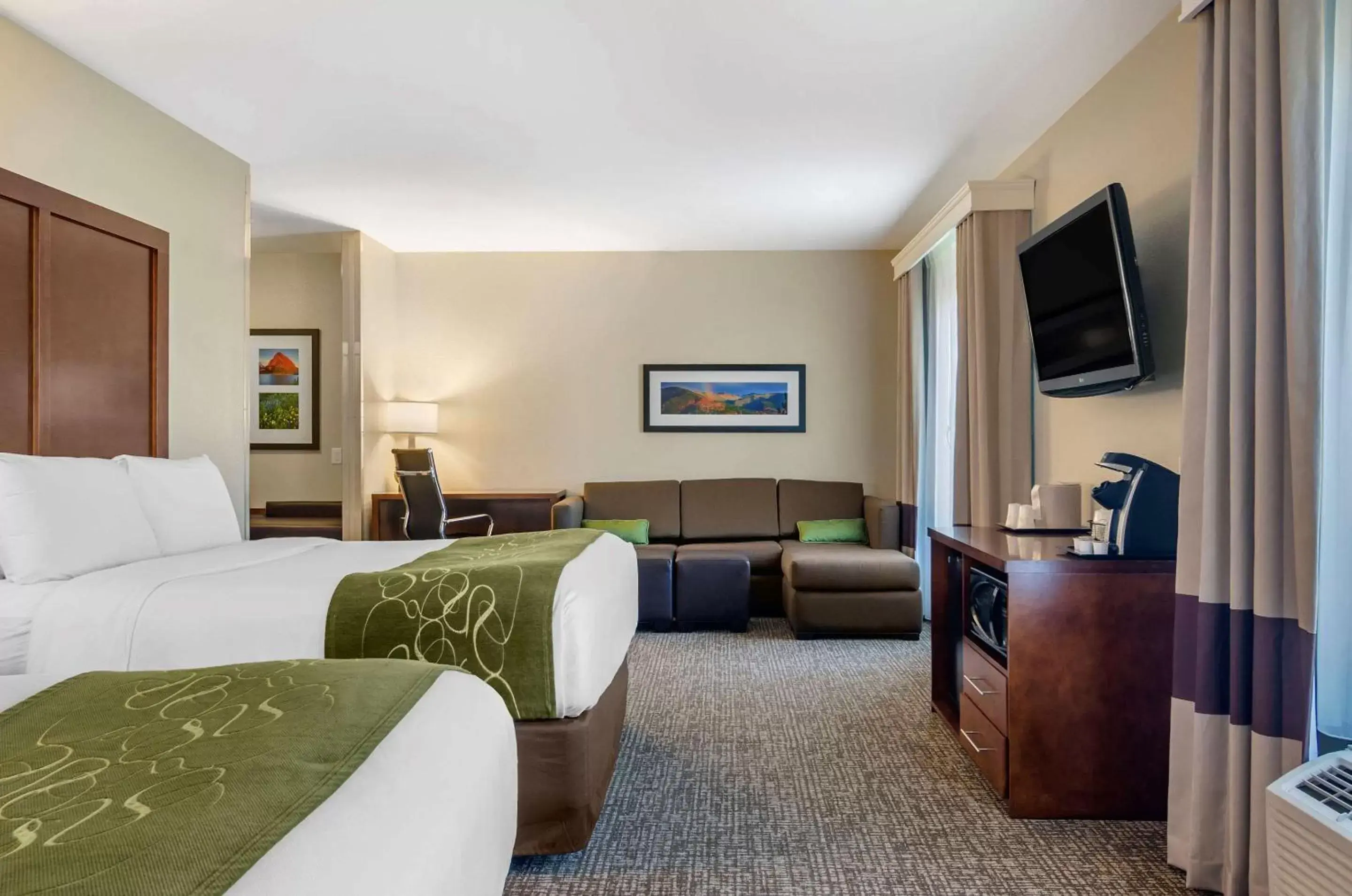 Photo of the whole room in Comfort Suites Helena Airport