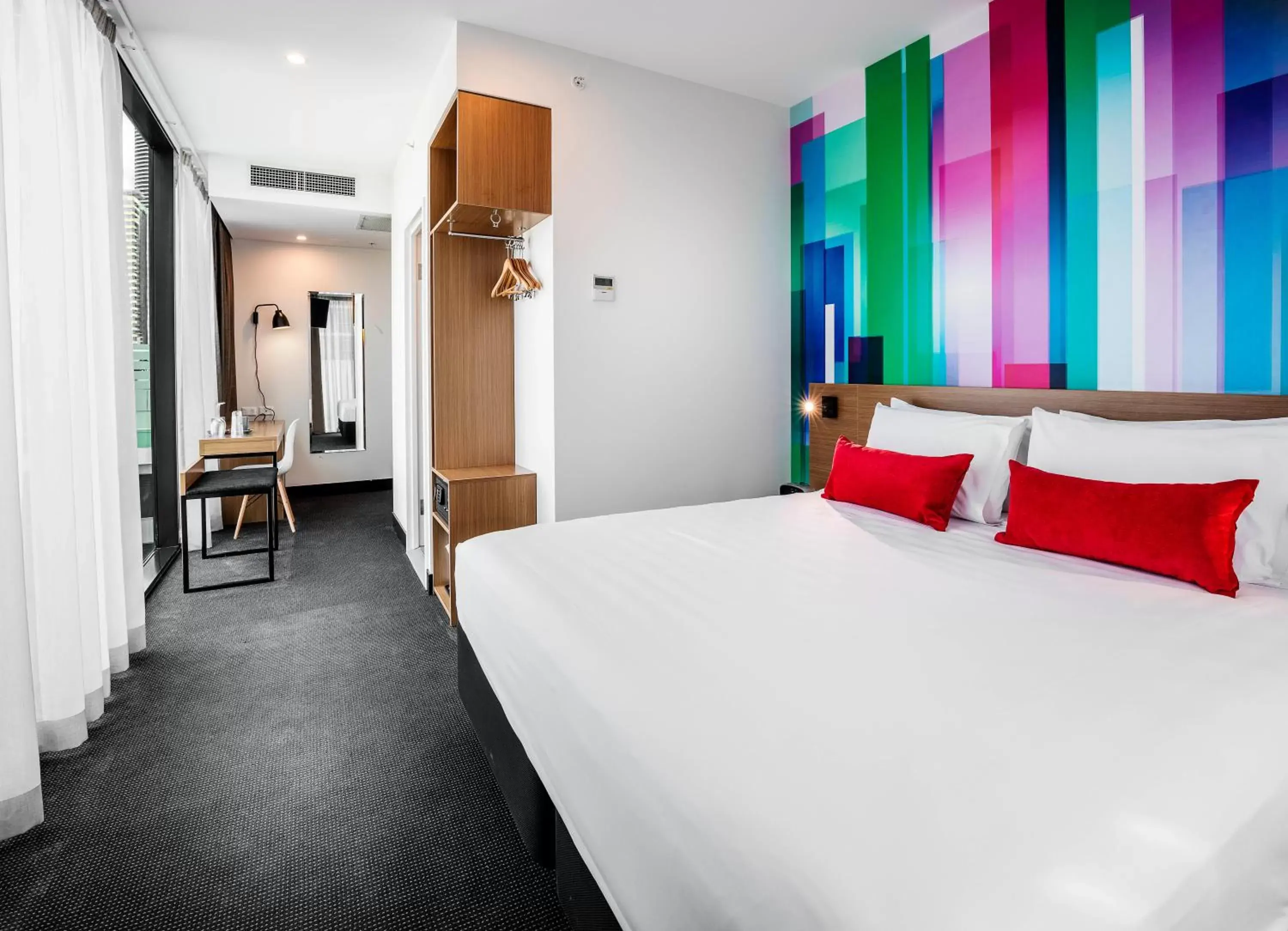 Photo of the whole room, Bed in ibis Styles Brisbane Elizabeth Street