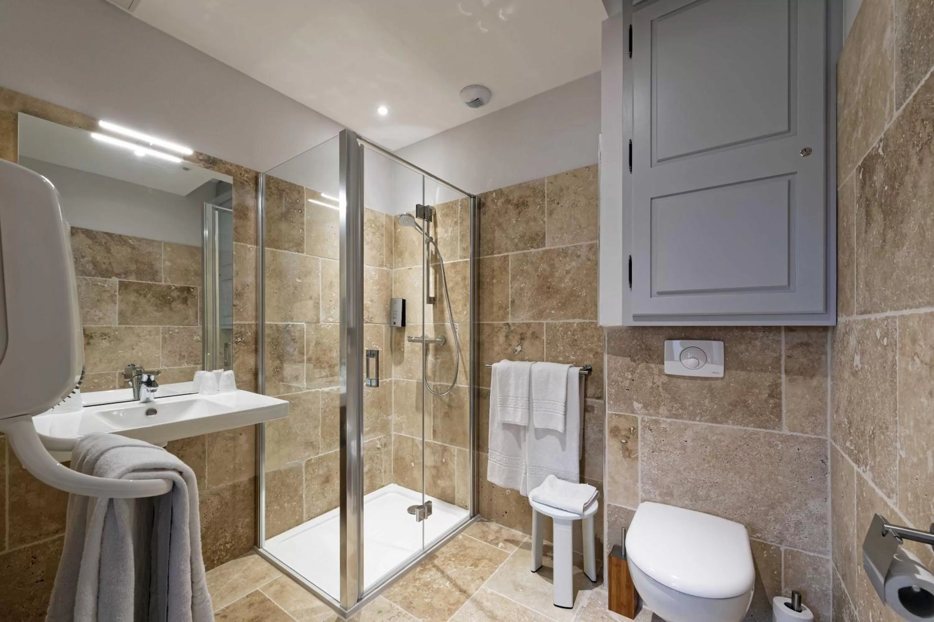 Bathroom in Pied à Terre Autun