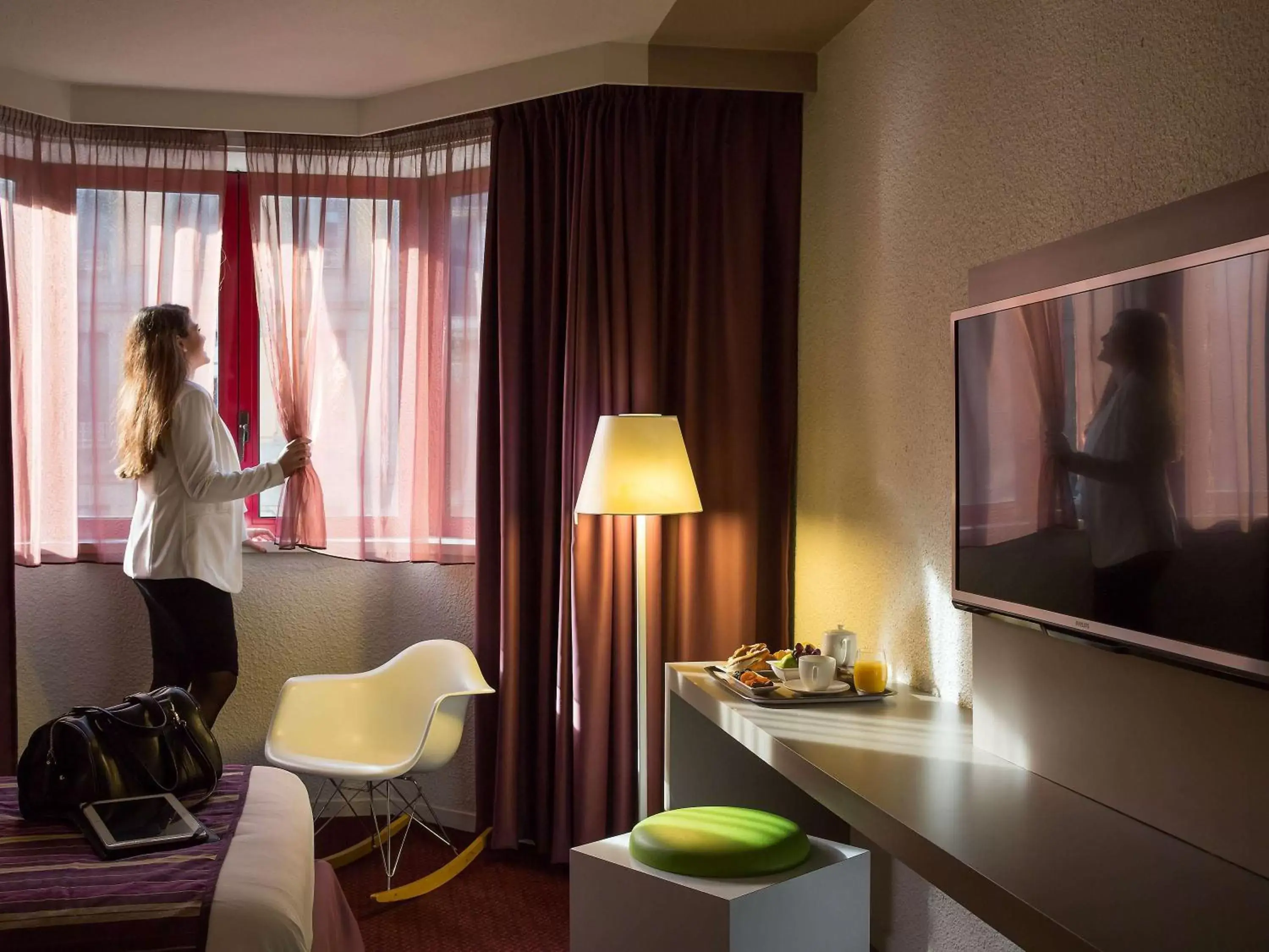 Bedroom, TV/Entertainment Center in Mercure Strasbourg Centre