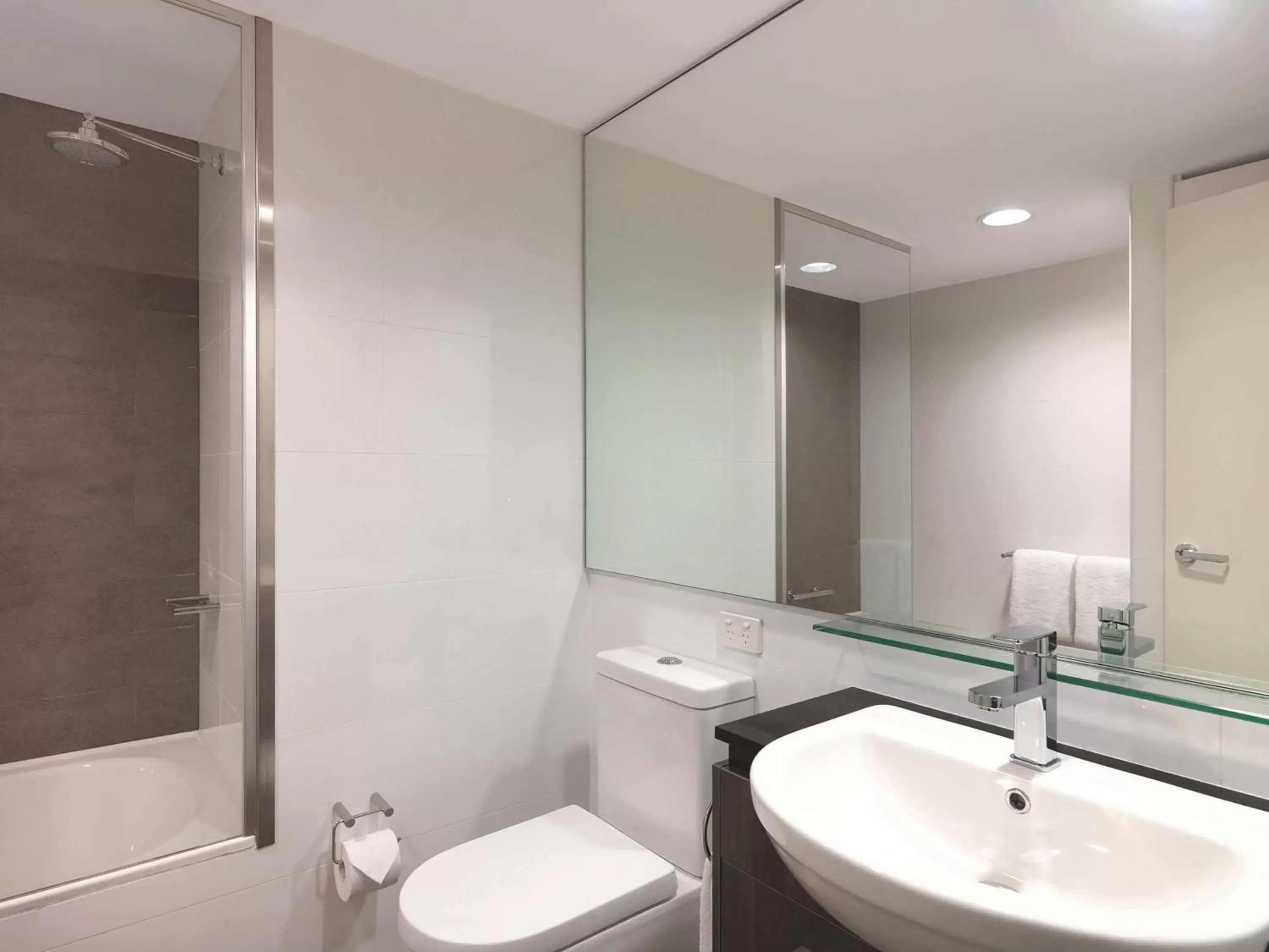 Bathroom in Adina Apartment Hotel Sydney Airport