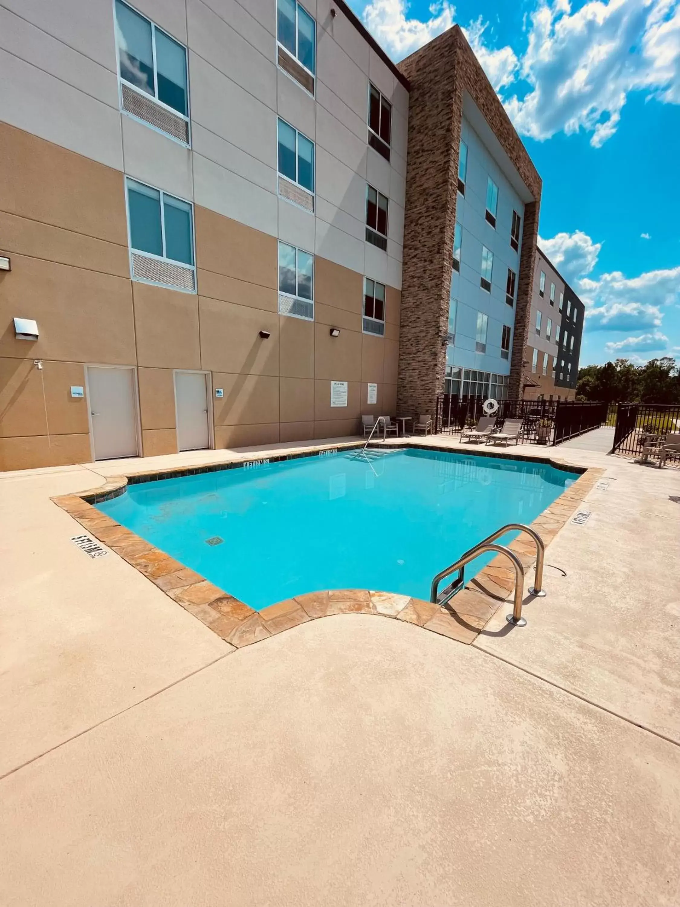 Swimming Pool in Holiday Inn Express - Macon North, an IHG Hotel