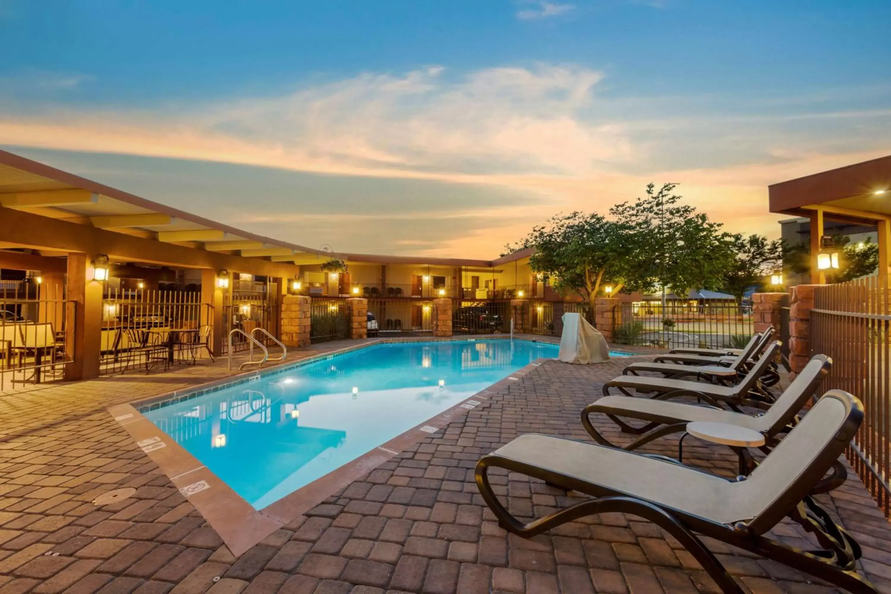 Pool view, Swimming Pool in Best Western Red Hills