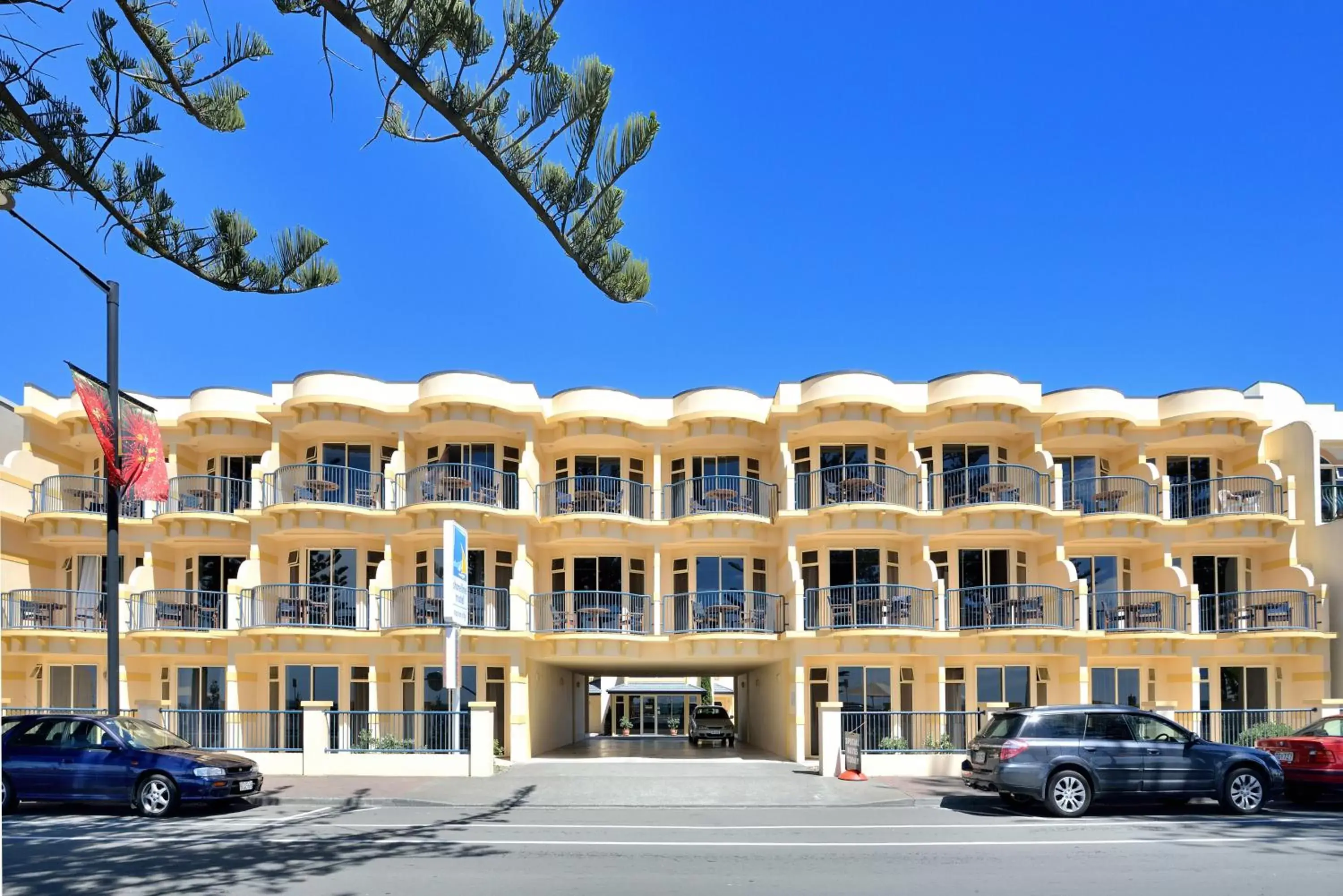 Facade/entrance in Shoreline Motel Facade/entrance in Shoreline Motel