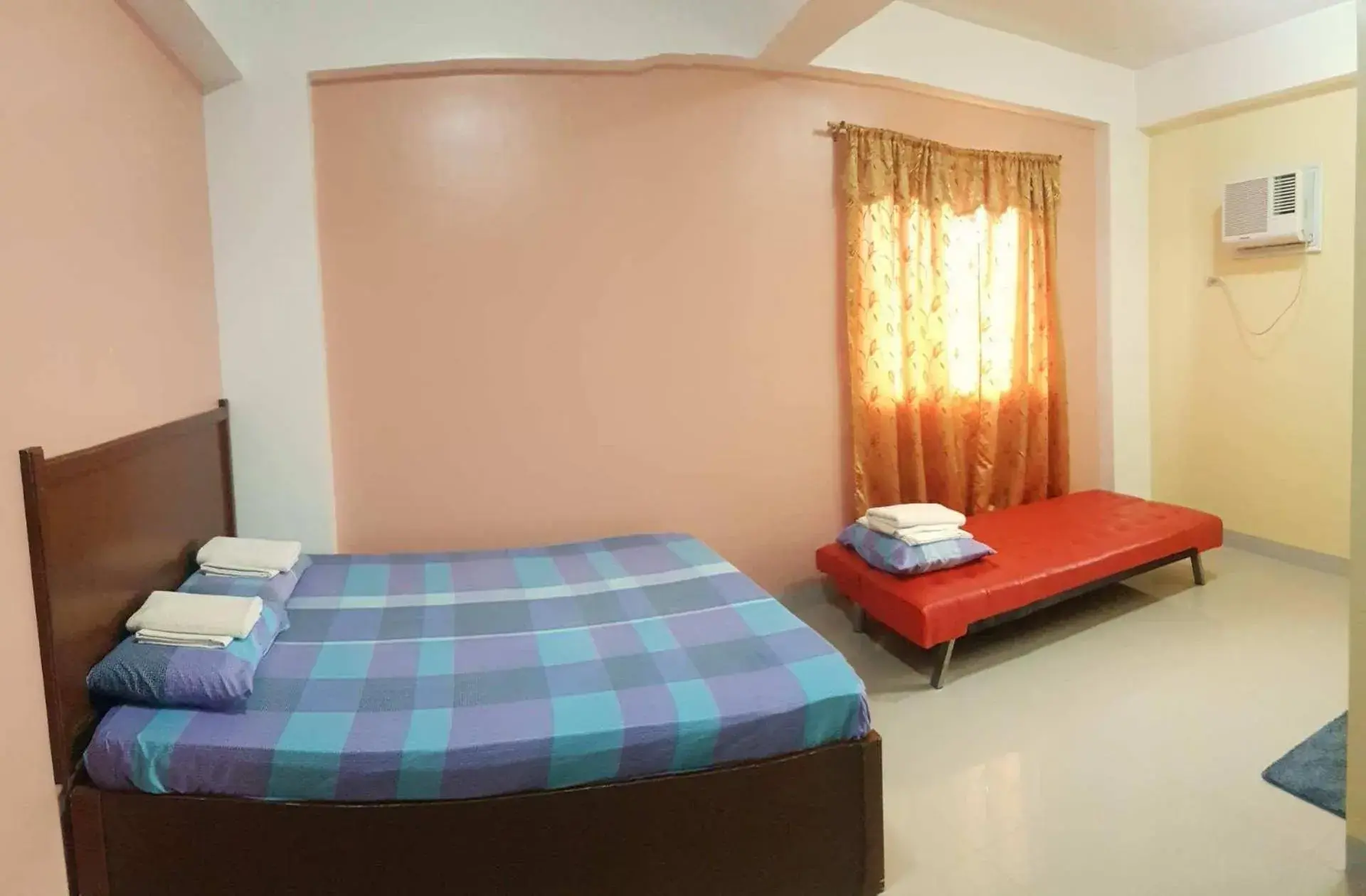 Bed in Mayon Lodging House